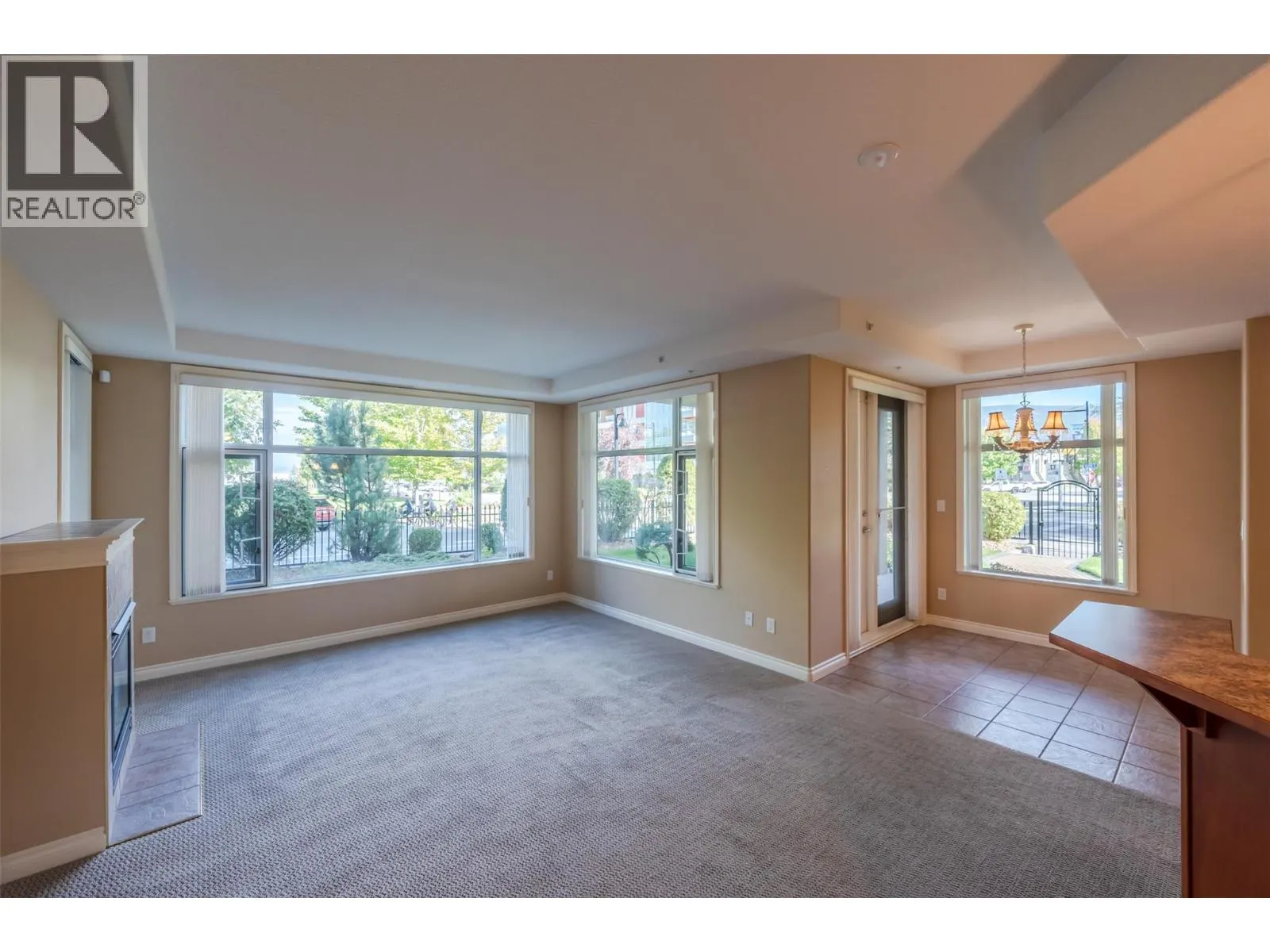 100 Lakeshore Drive W Unit# 115