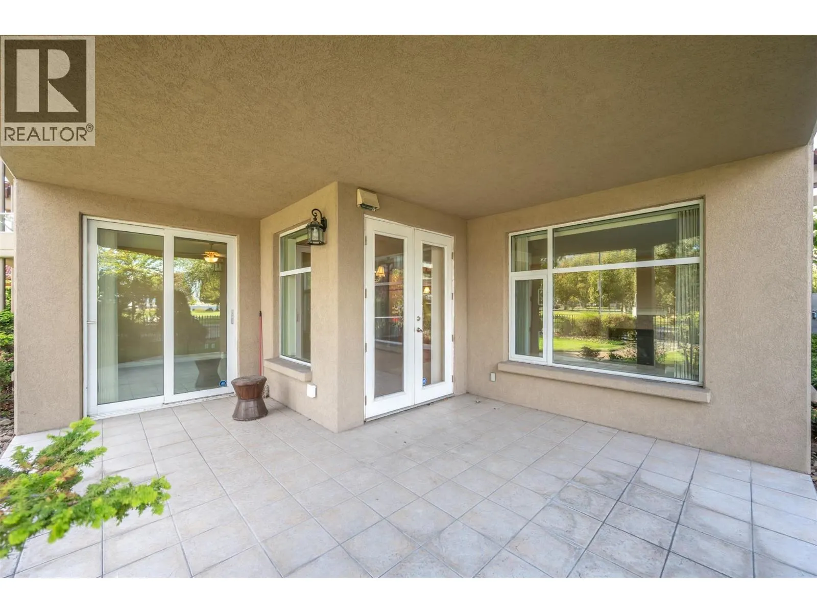 100 Lakeshore Drive W Unit# 115
