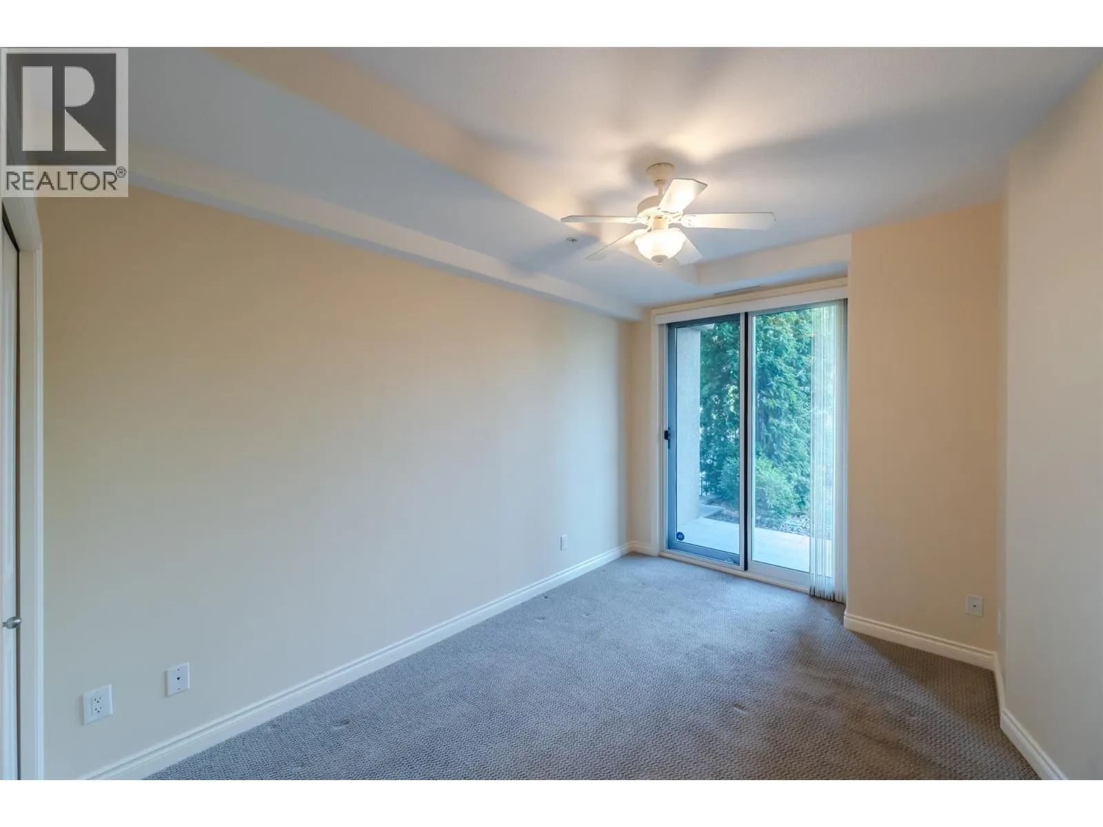 100 Lakeshore Drive W Unit# 115