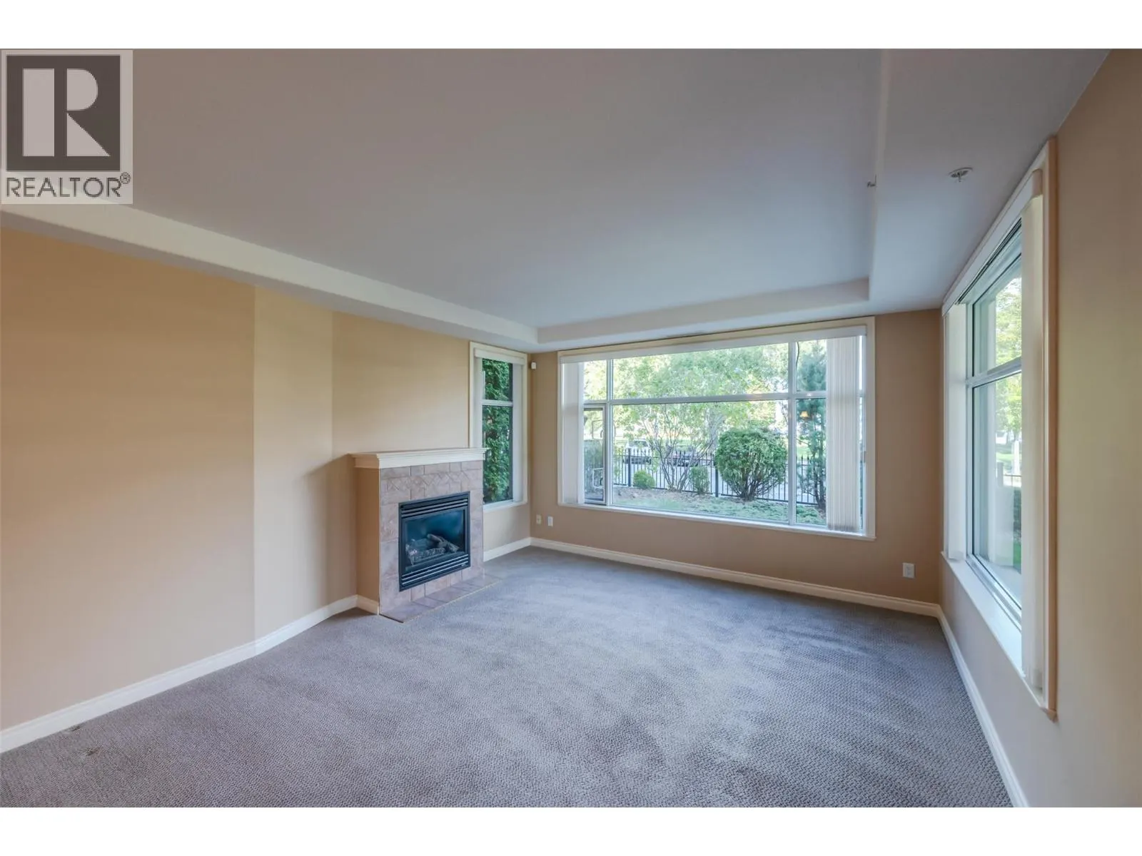 100 Lakeshore Drive W Unit# 115