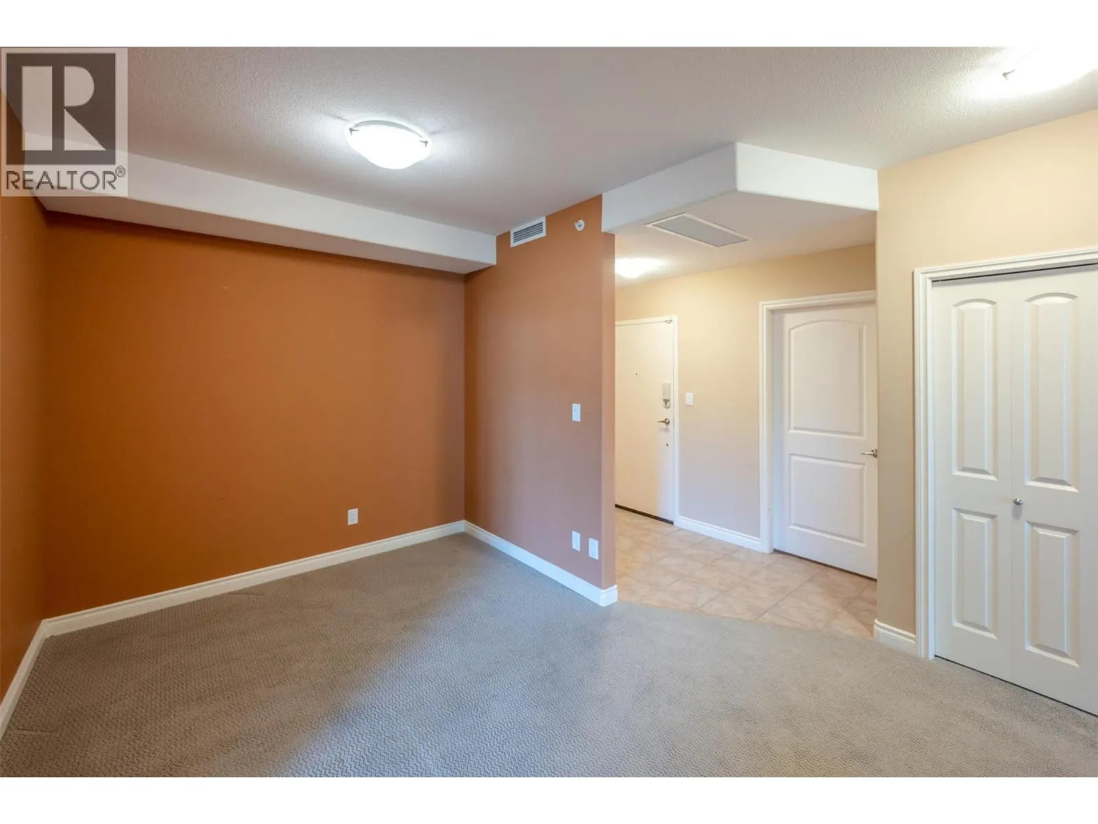 100 Lakeshore Drive W Unit# 115