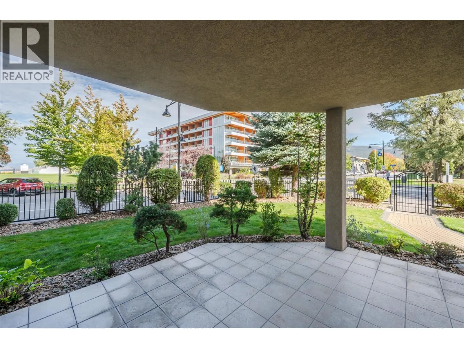 100 Lakeshore Drive W Unit# 115