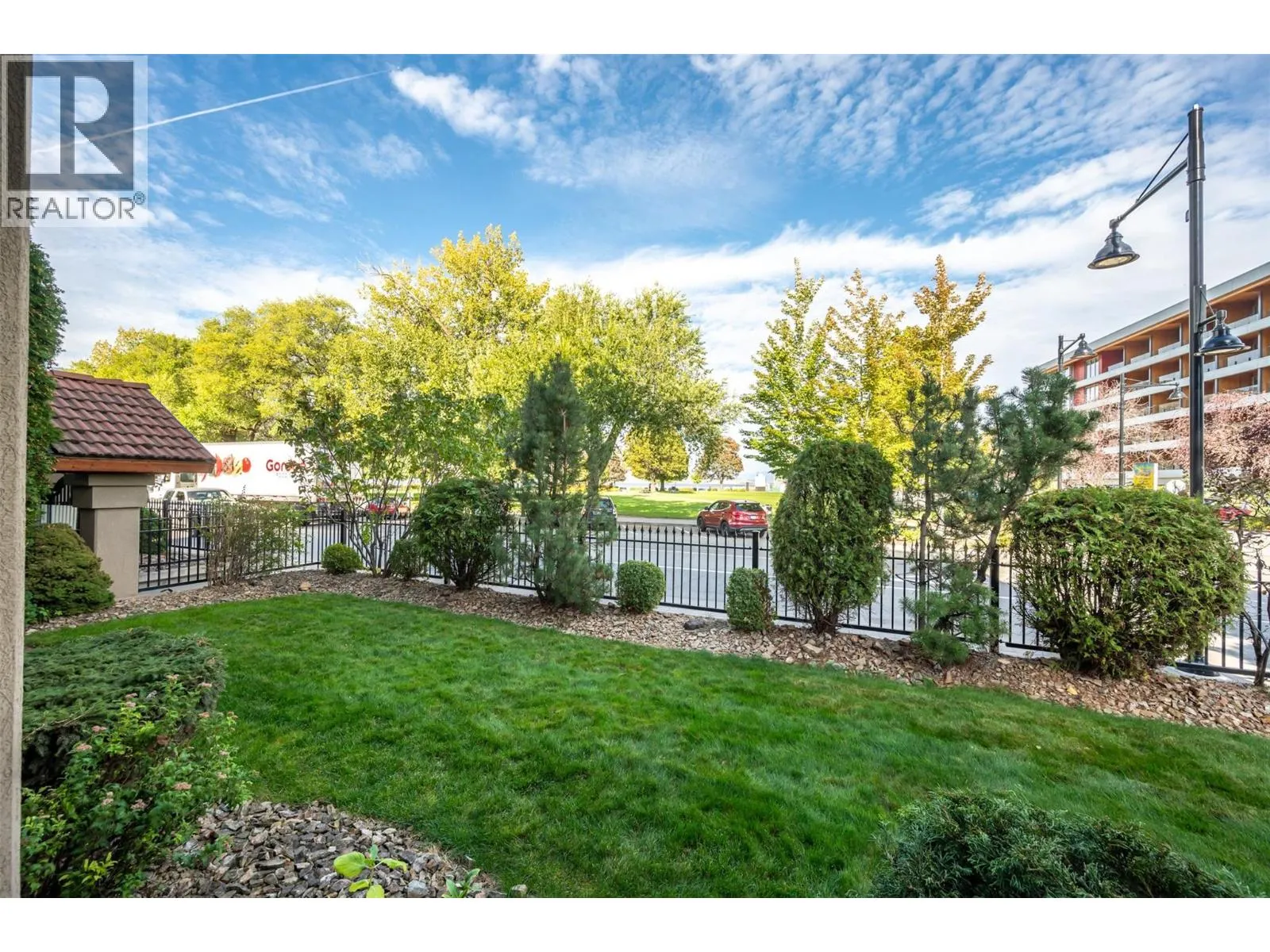 100 Lakeshore Drive W Unit# 115