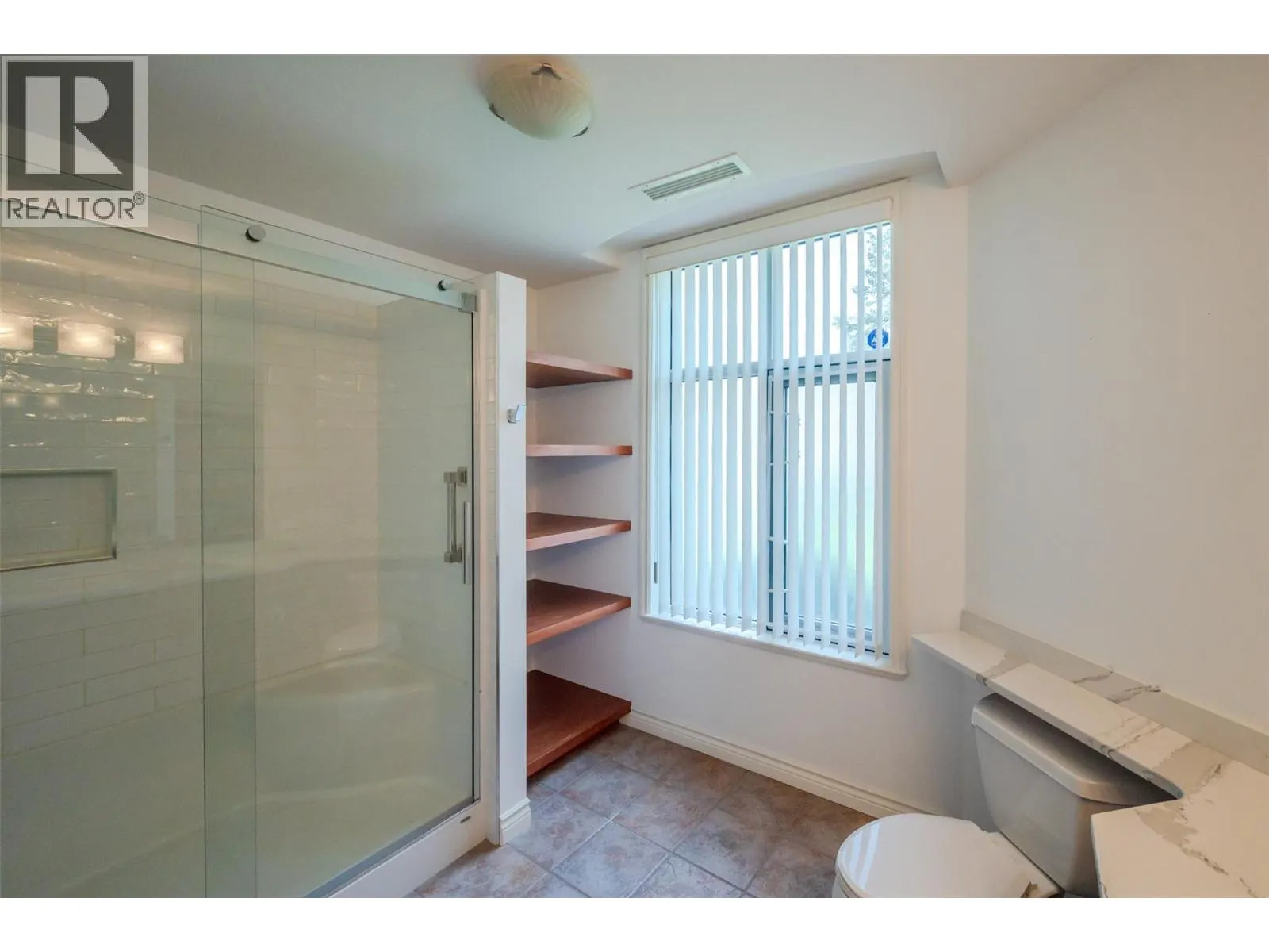 100 Lakeshore Drive W Unit# 115