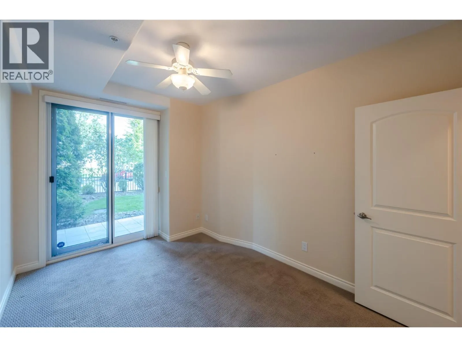 100 Lakeshore Drive W Unit# 115
