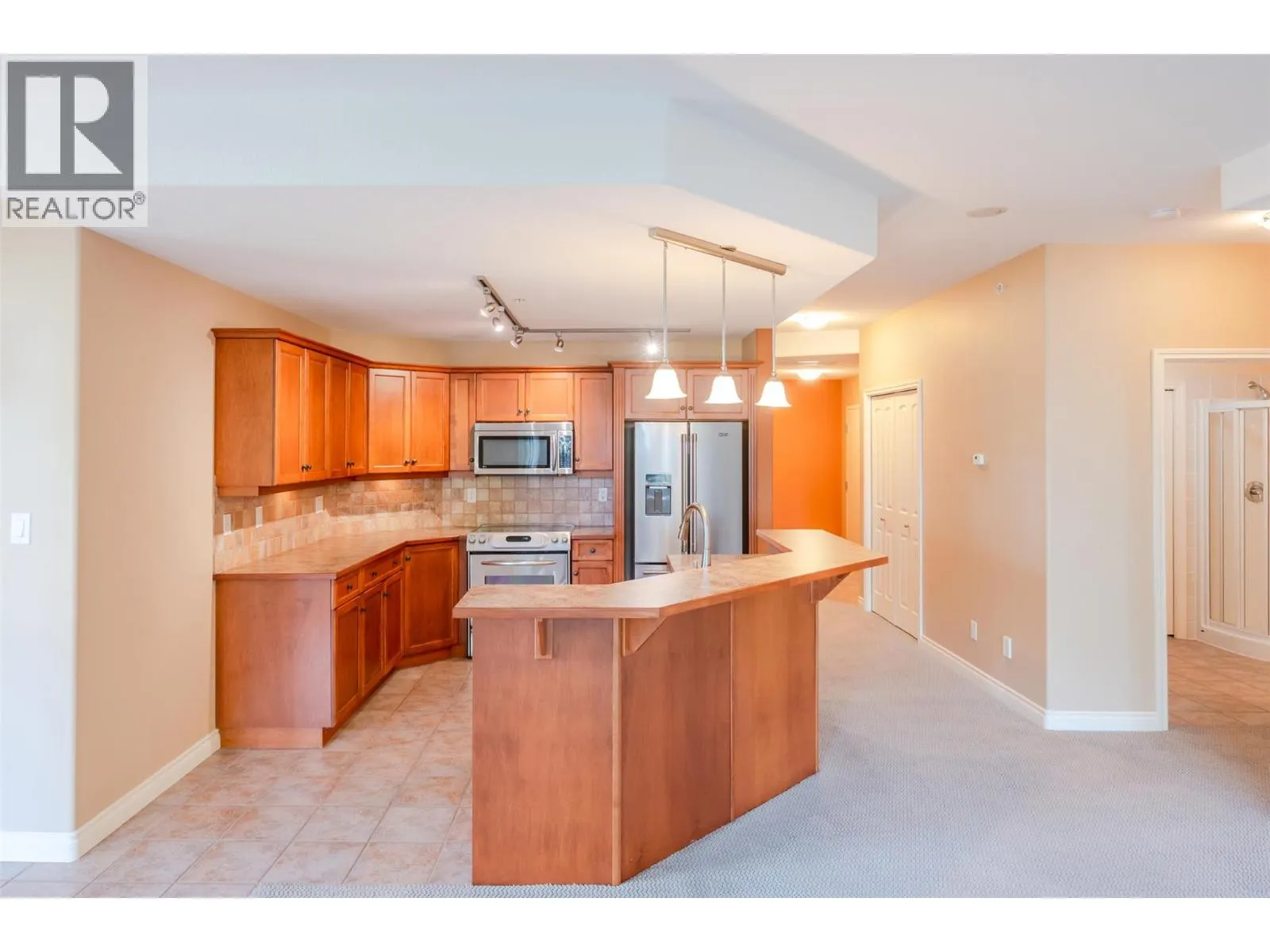 100 Lakeshore Drive W Unit# 115