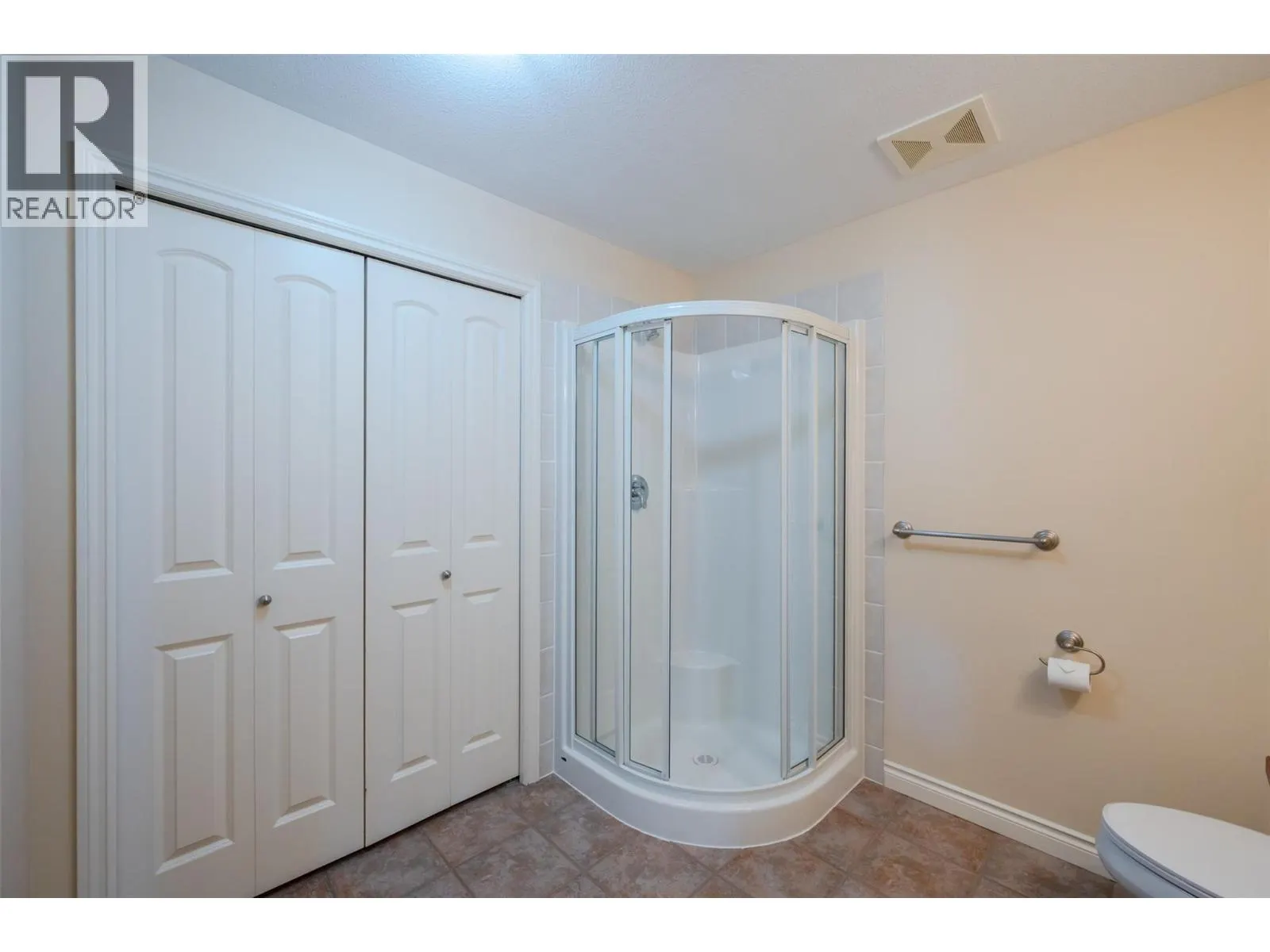 100 Lakeshore Drive W Unit# 115