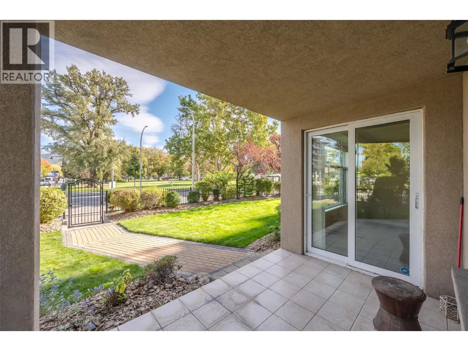 100 Lakeshore Drive W Unit# 115