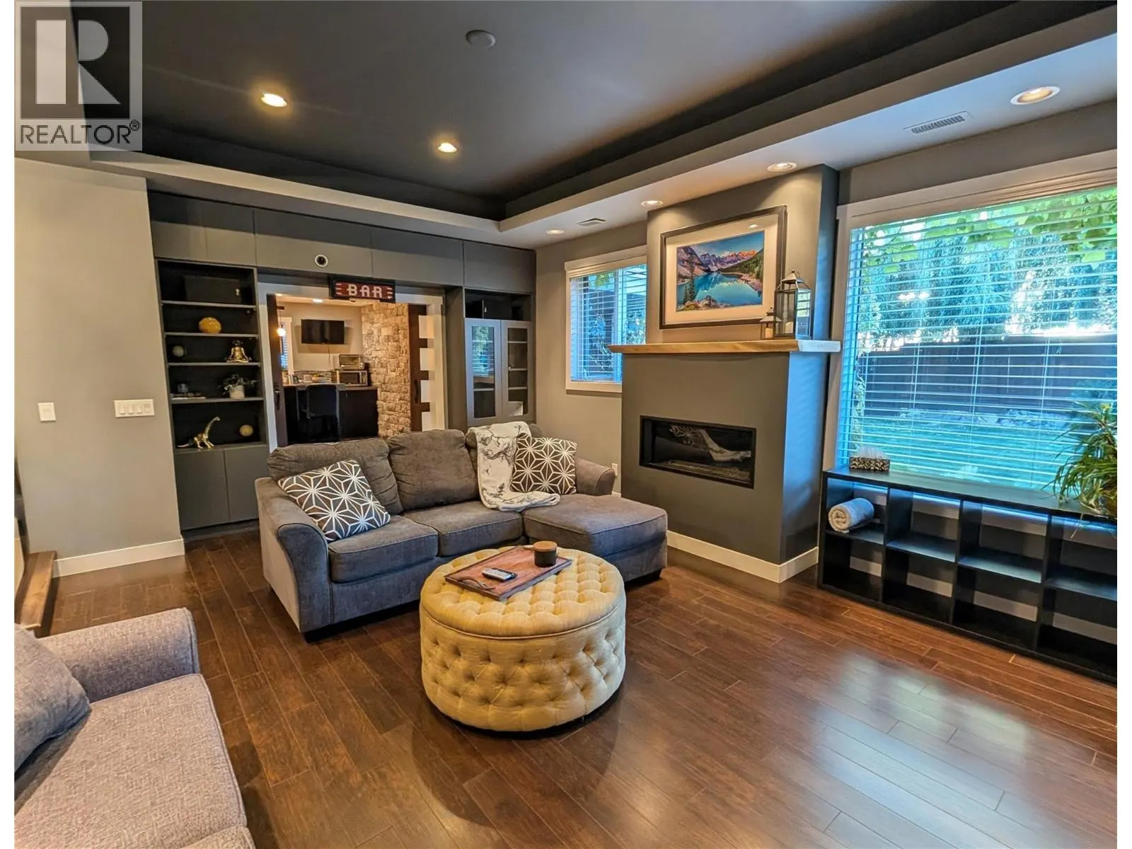 2086 Sunview Drive