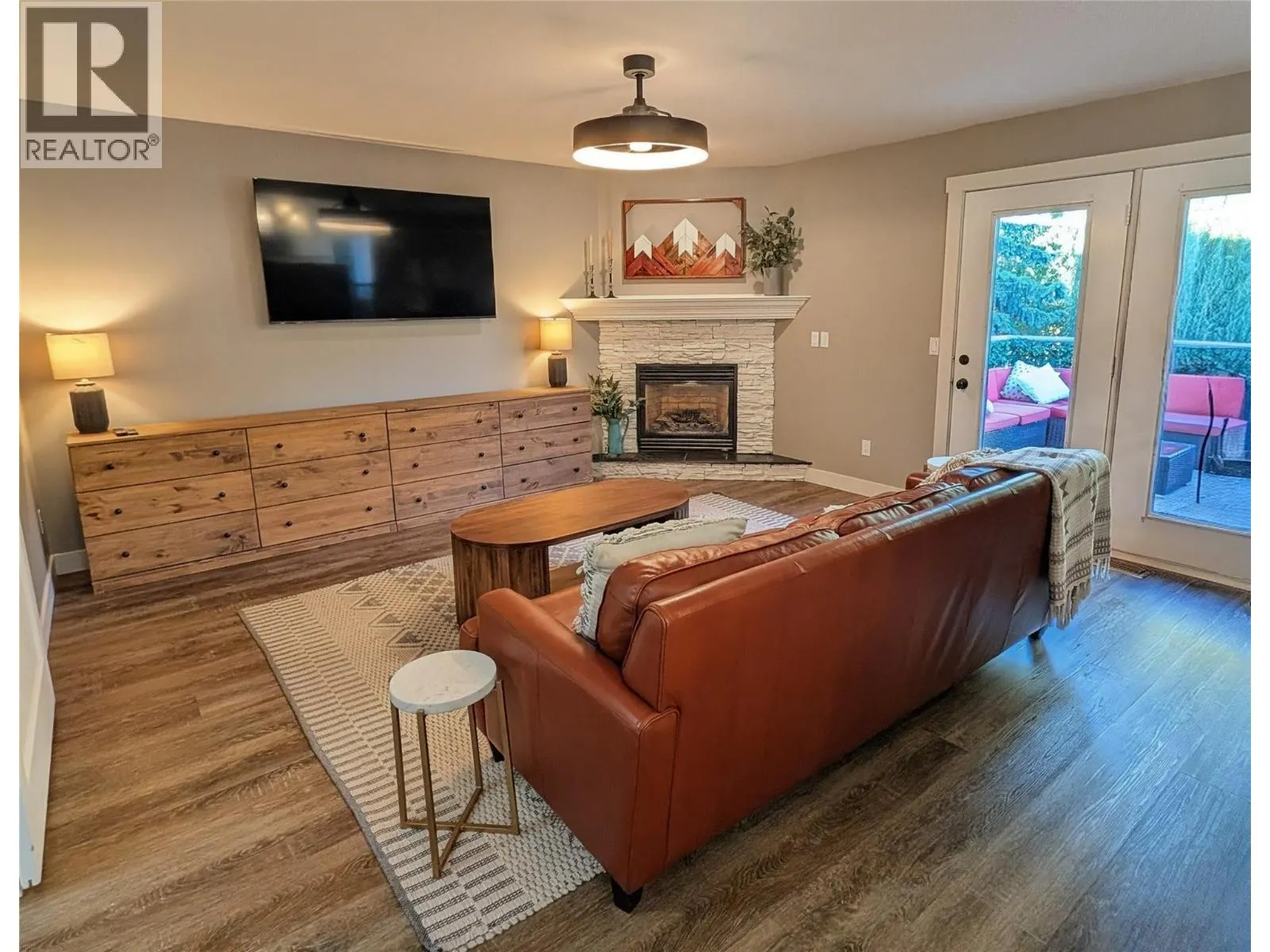 2086 Sunview Drive