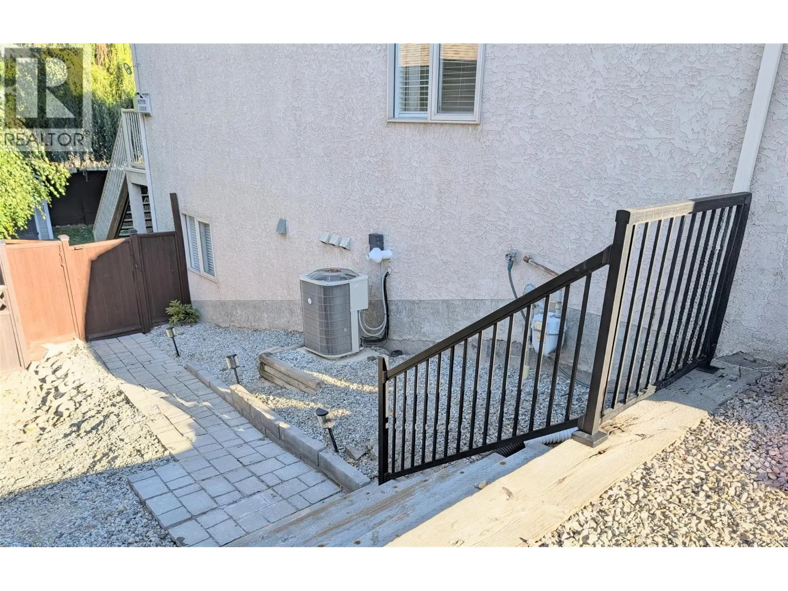 2086 Sunview Drive