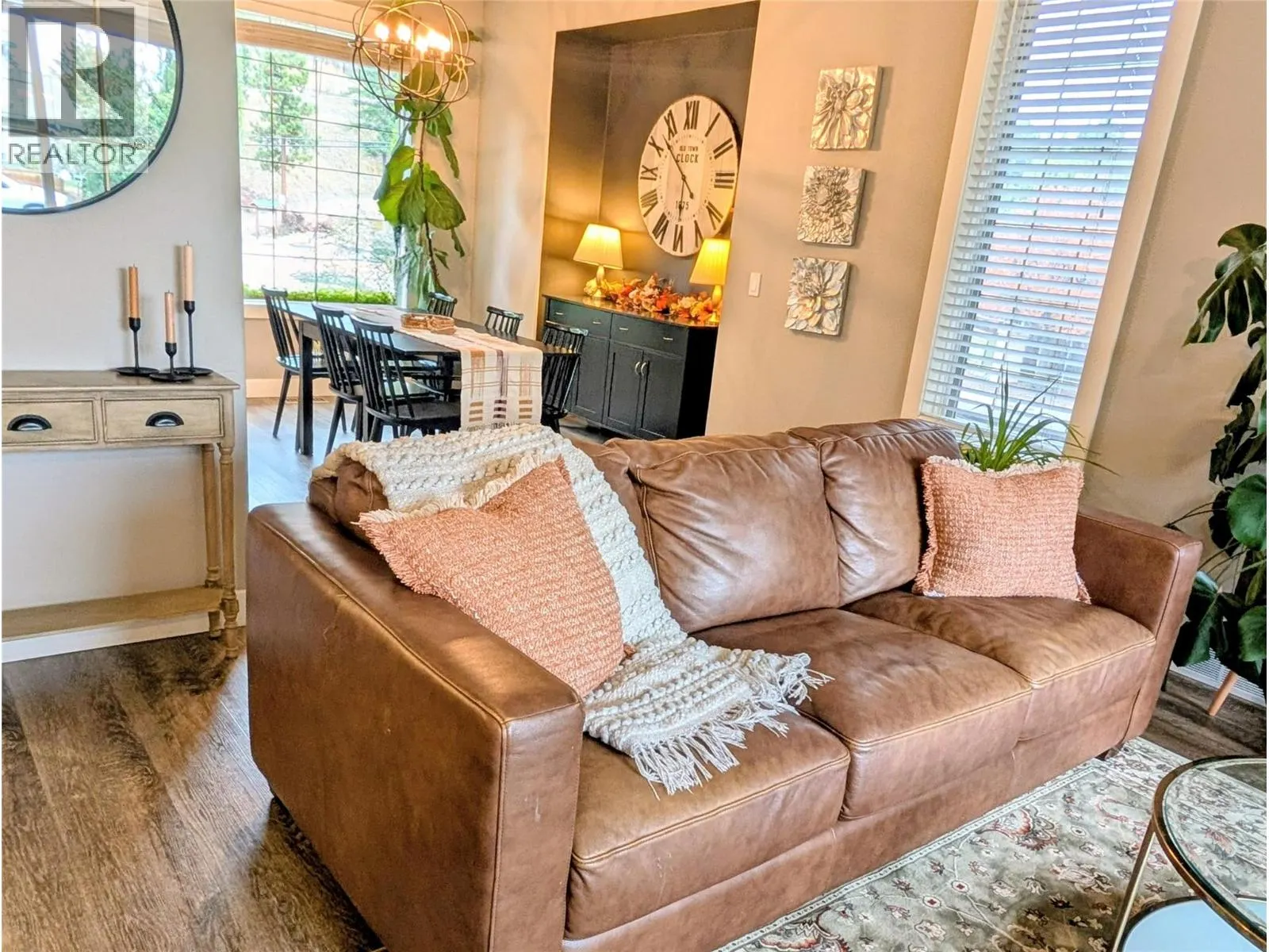 2086 Sunview Drive