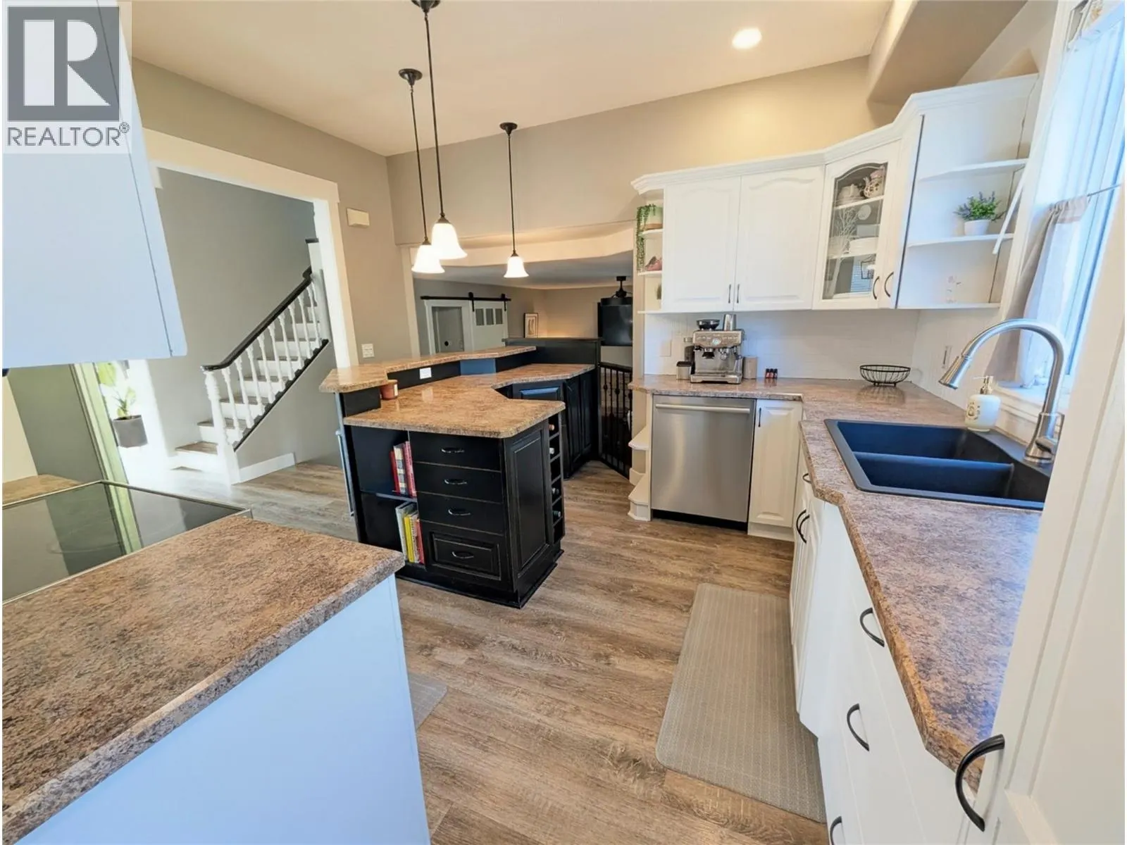 2086 Sunview Drive