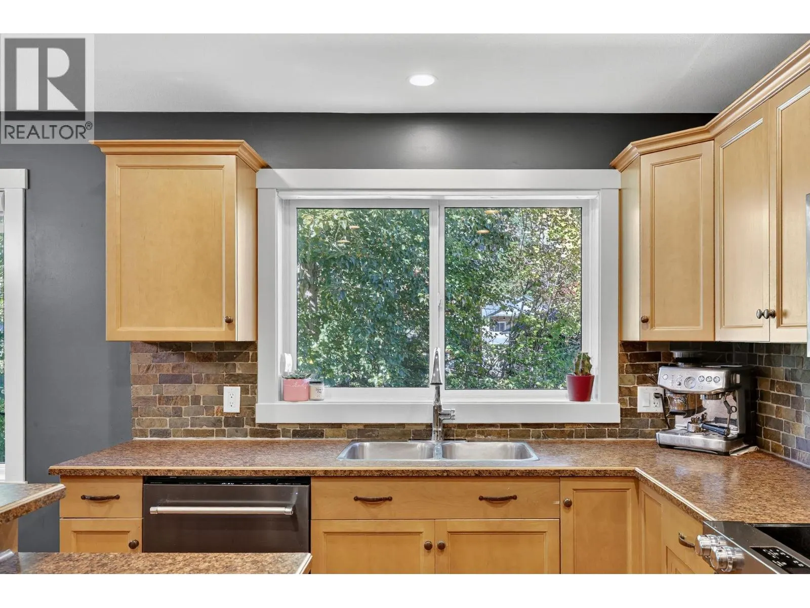 2157 Shelby Crescent
