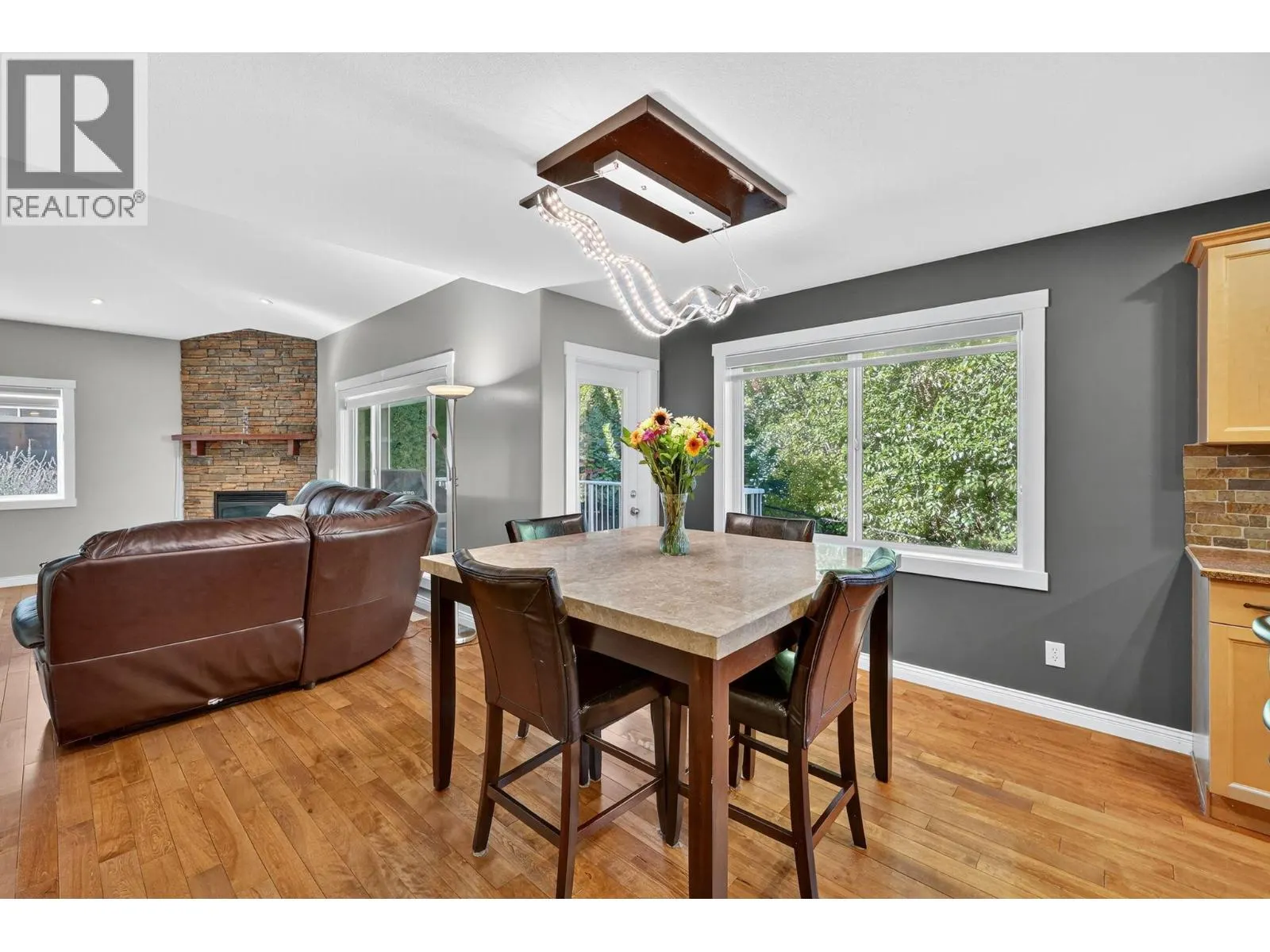 2157 Shelby Crescent