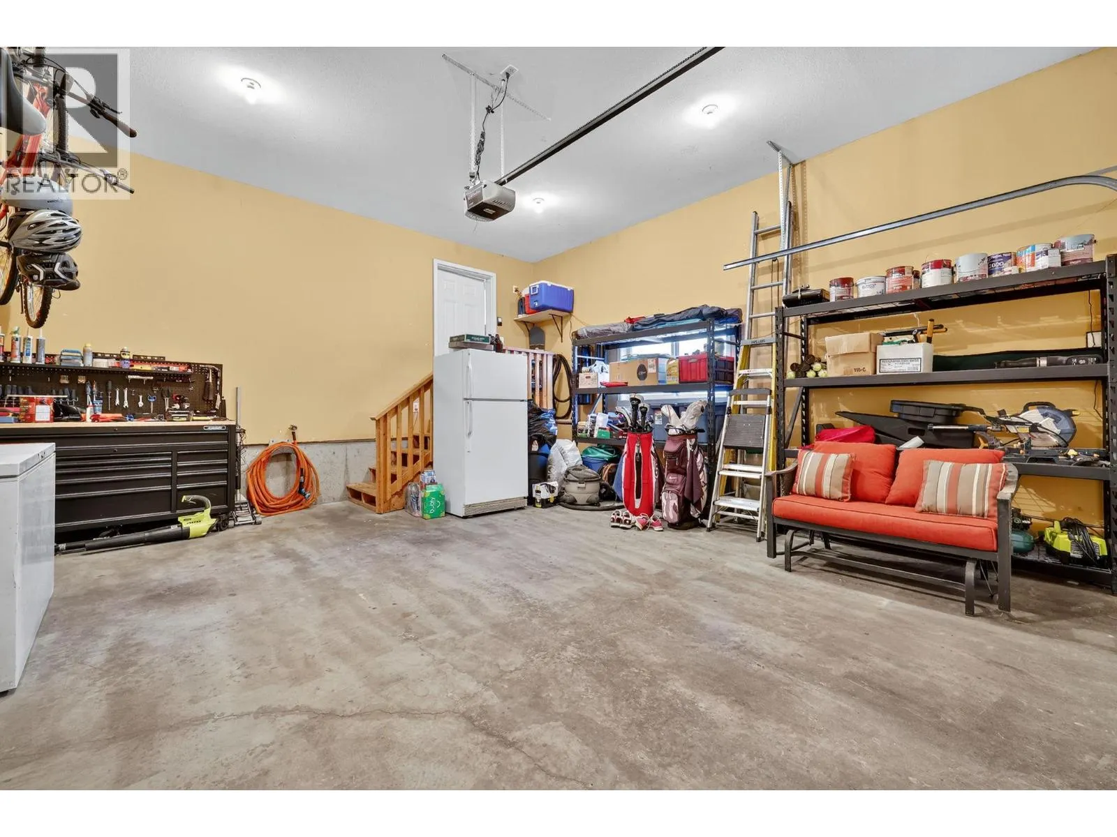 2157 Shelby Crescent