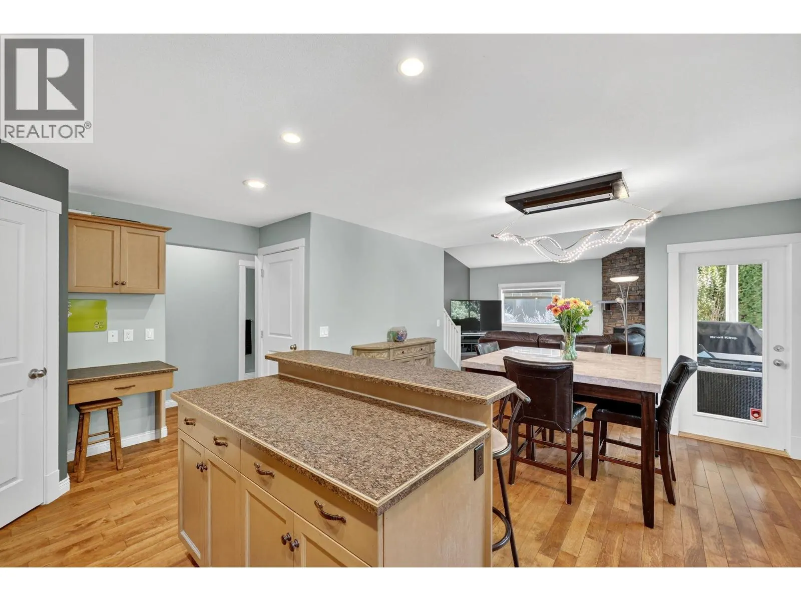 2157 Shelby Crescent