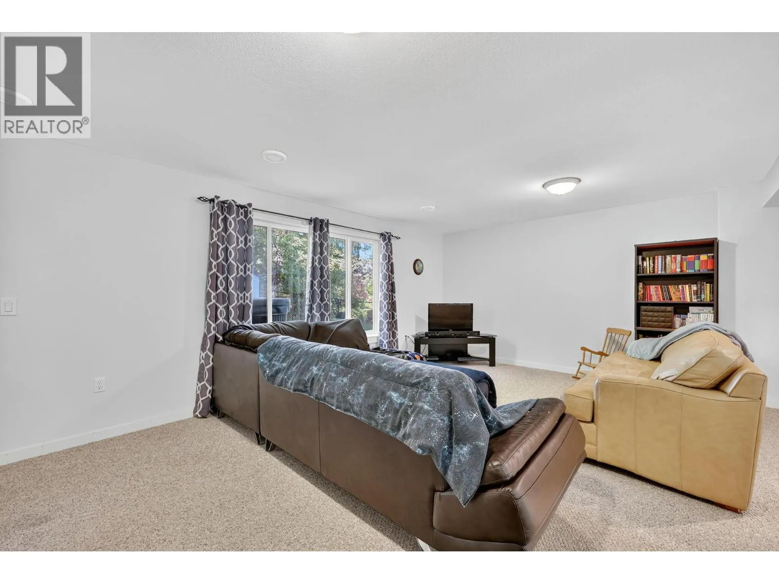 2157 Shelby Crescent