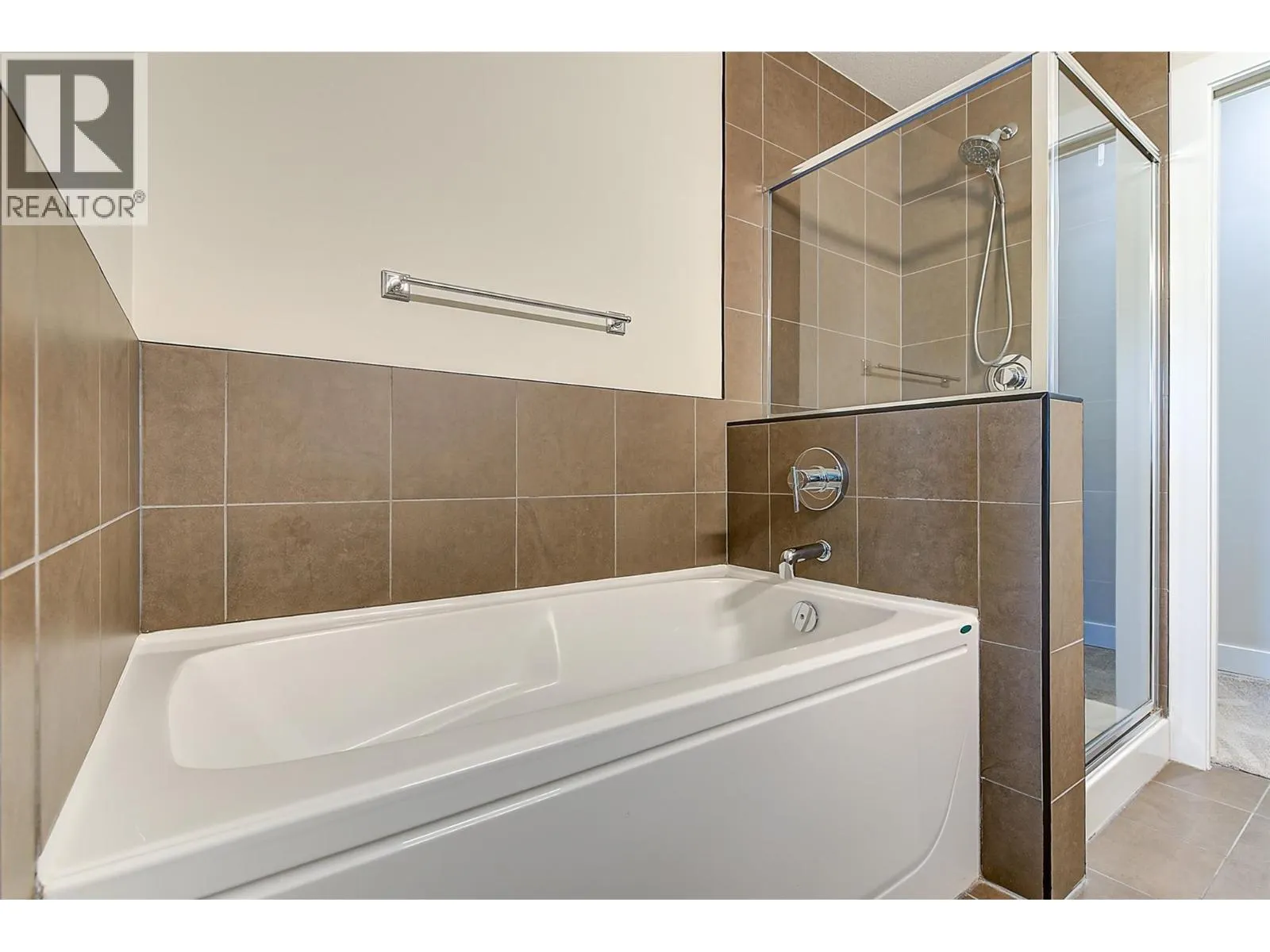 3205 Skyview Lane Unit# 205
