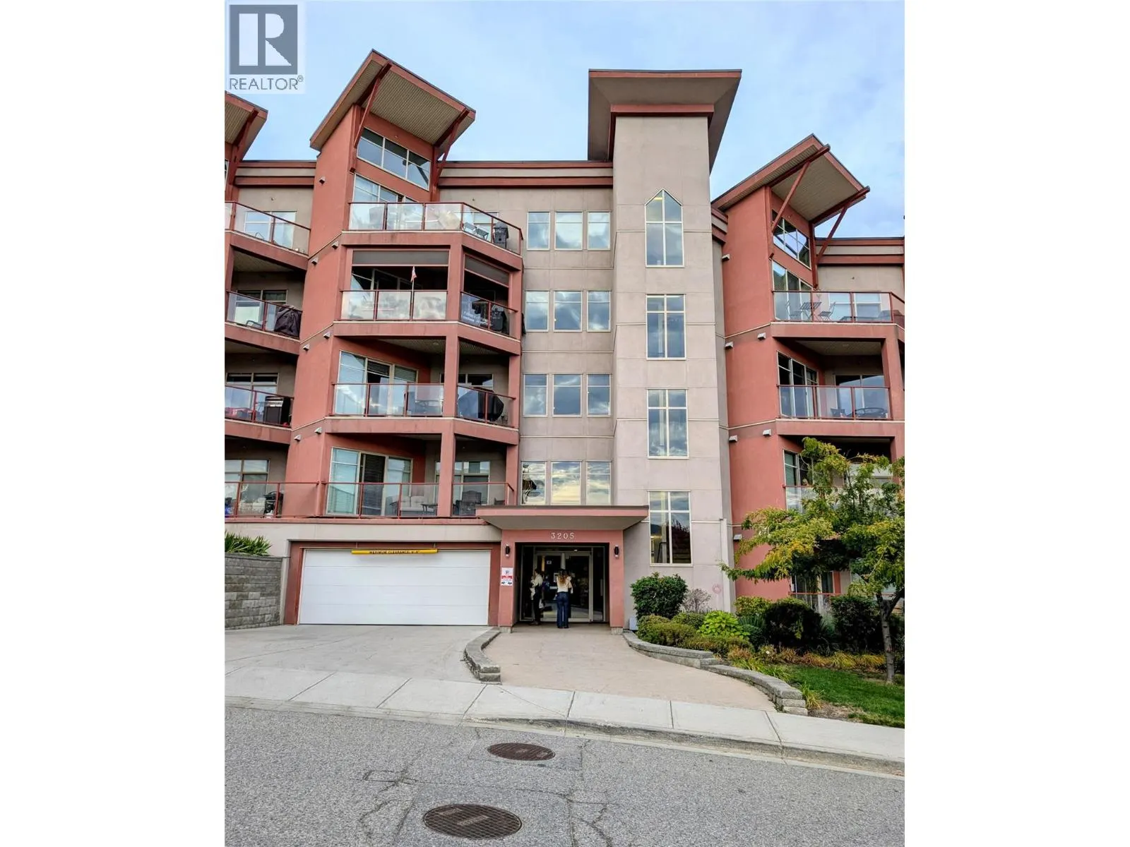 3205 Skyview Lane Unit# 205