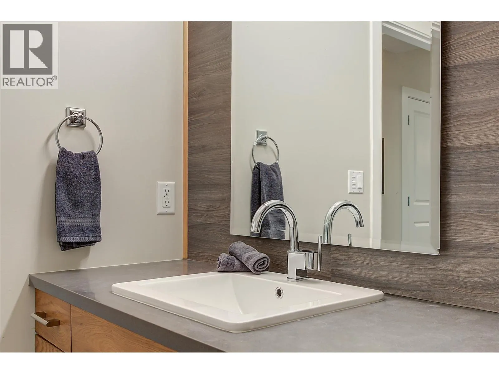 3205 Skyview Lane Unit# 205