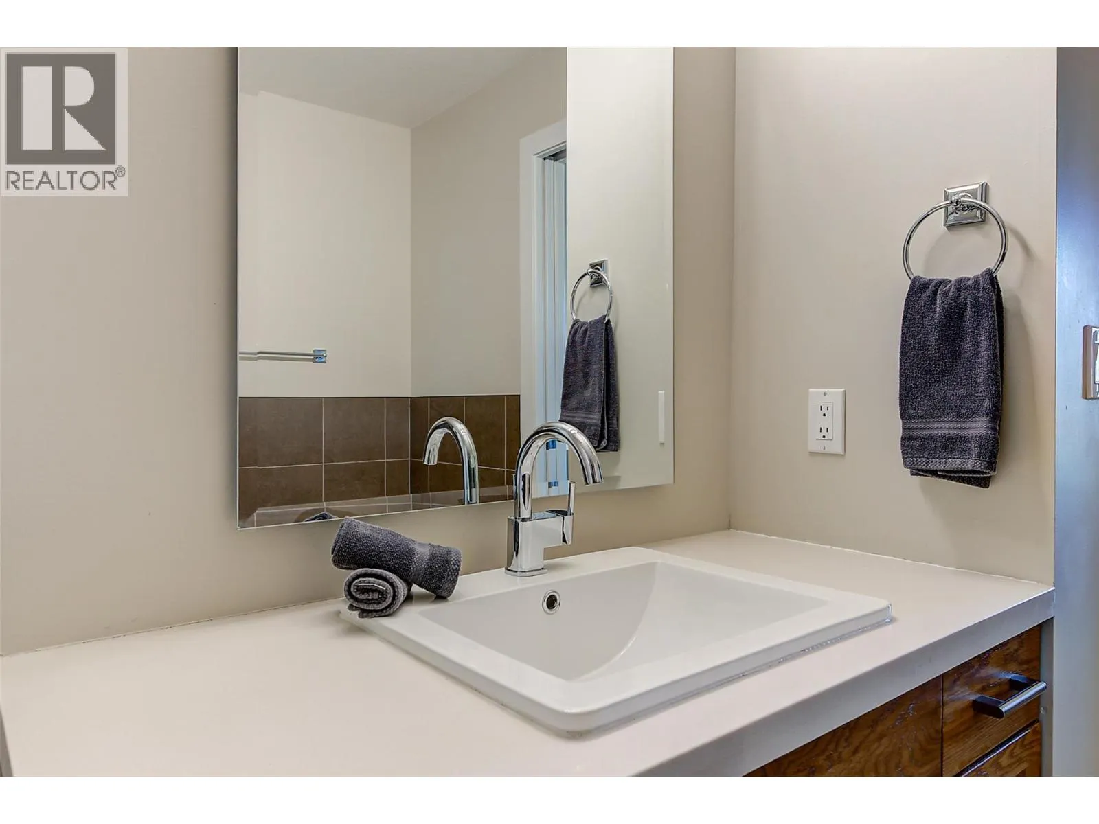 3205 Skyview Lane Unit# 205