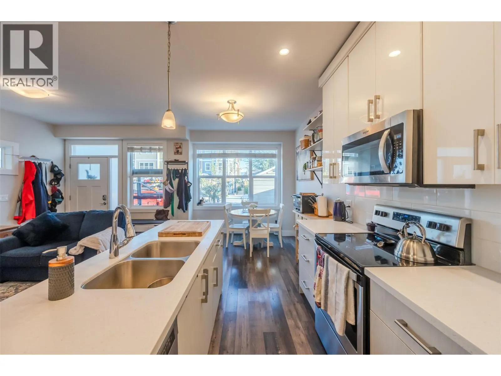 704 Revelstoke Avenue Unit# 101