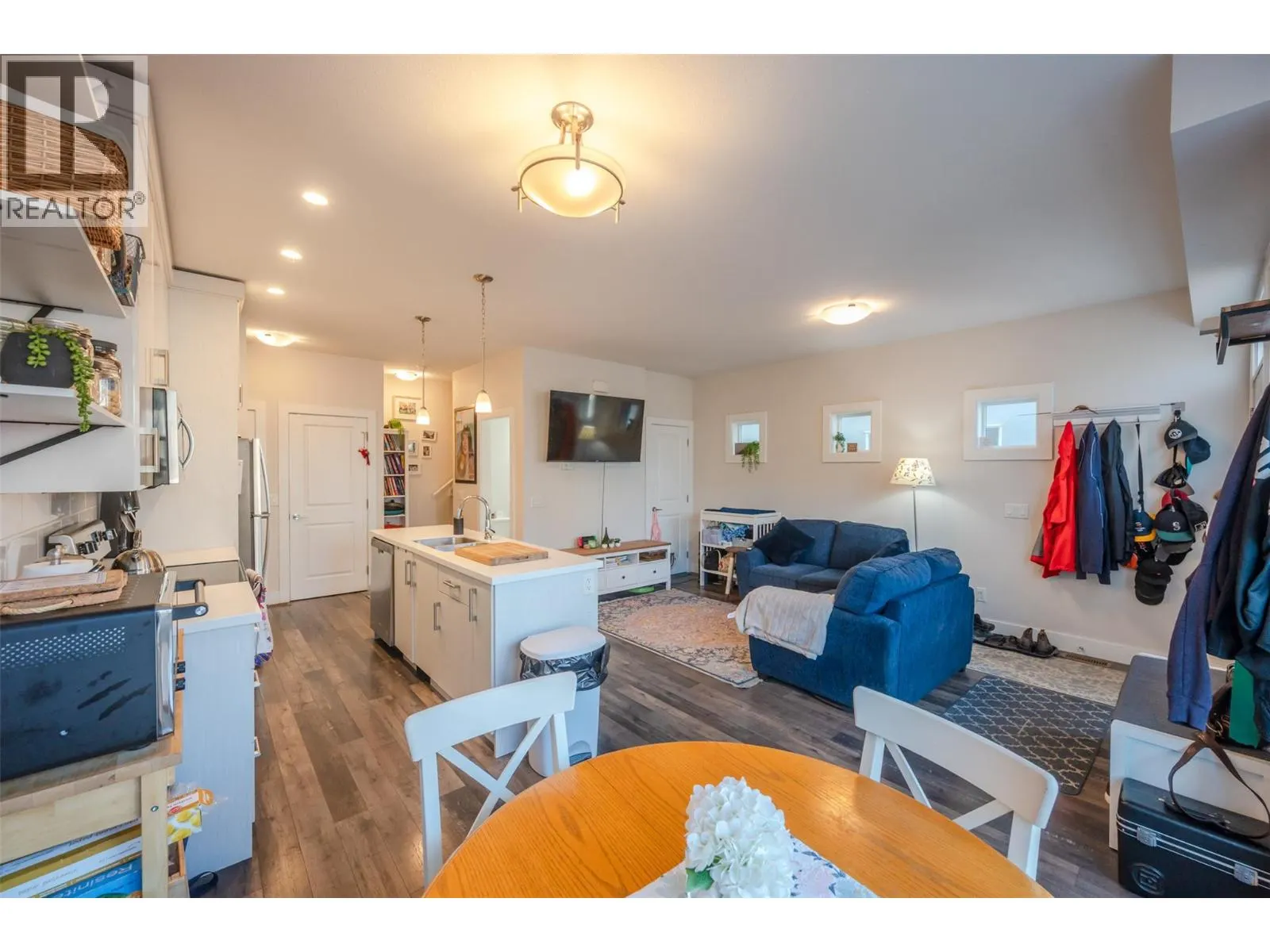 704 Revelstoke Avenue Unit# 101