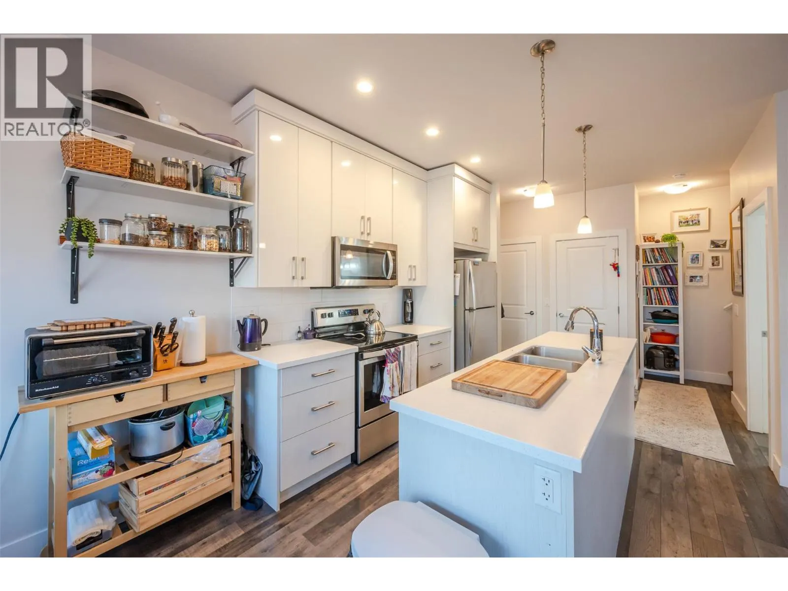 704 Revelstoke Avenue Unit# 101