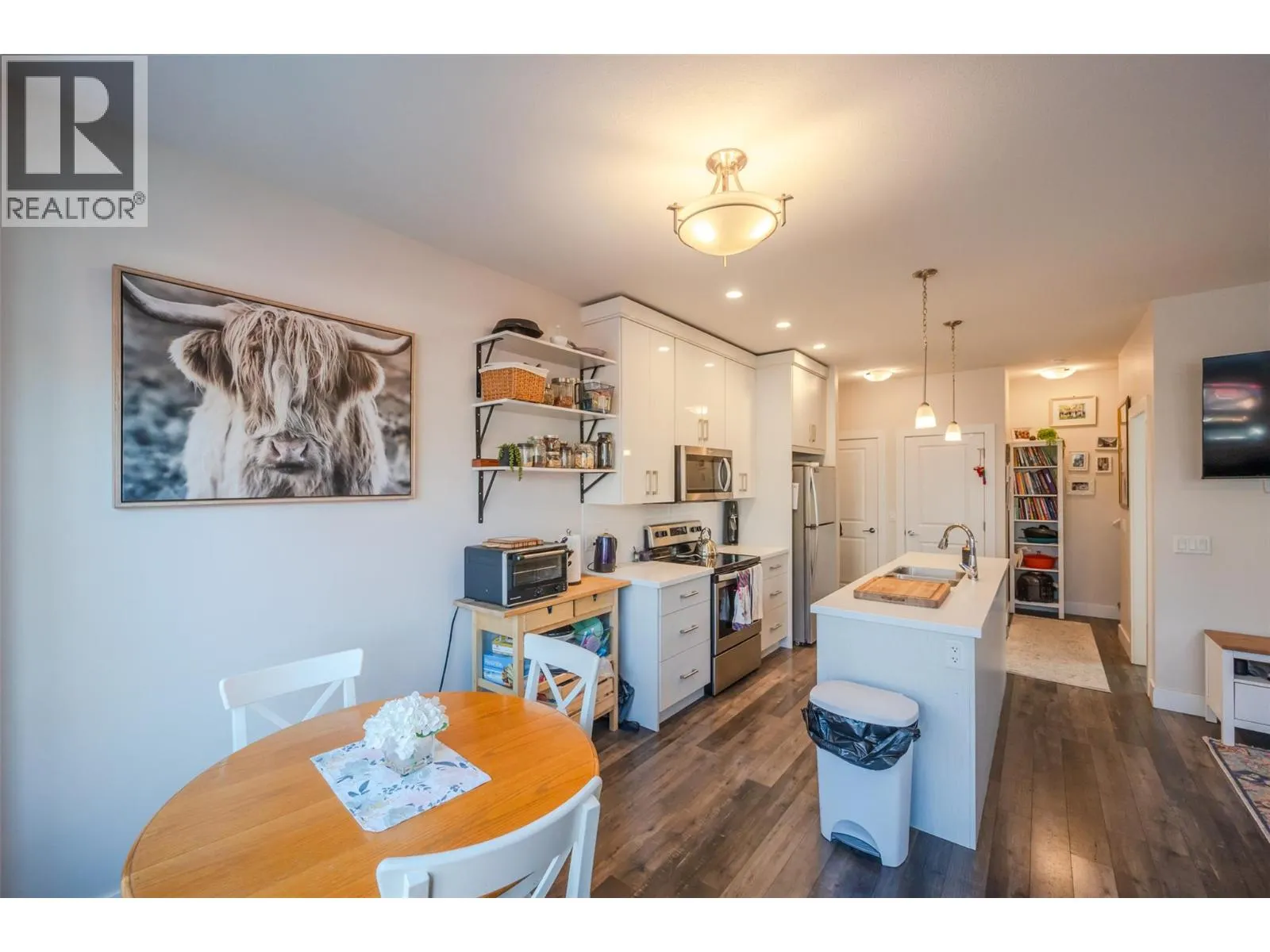 704 Revelstoke Avenue Unit# 101