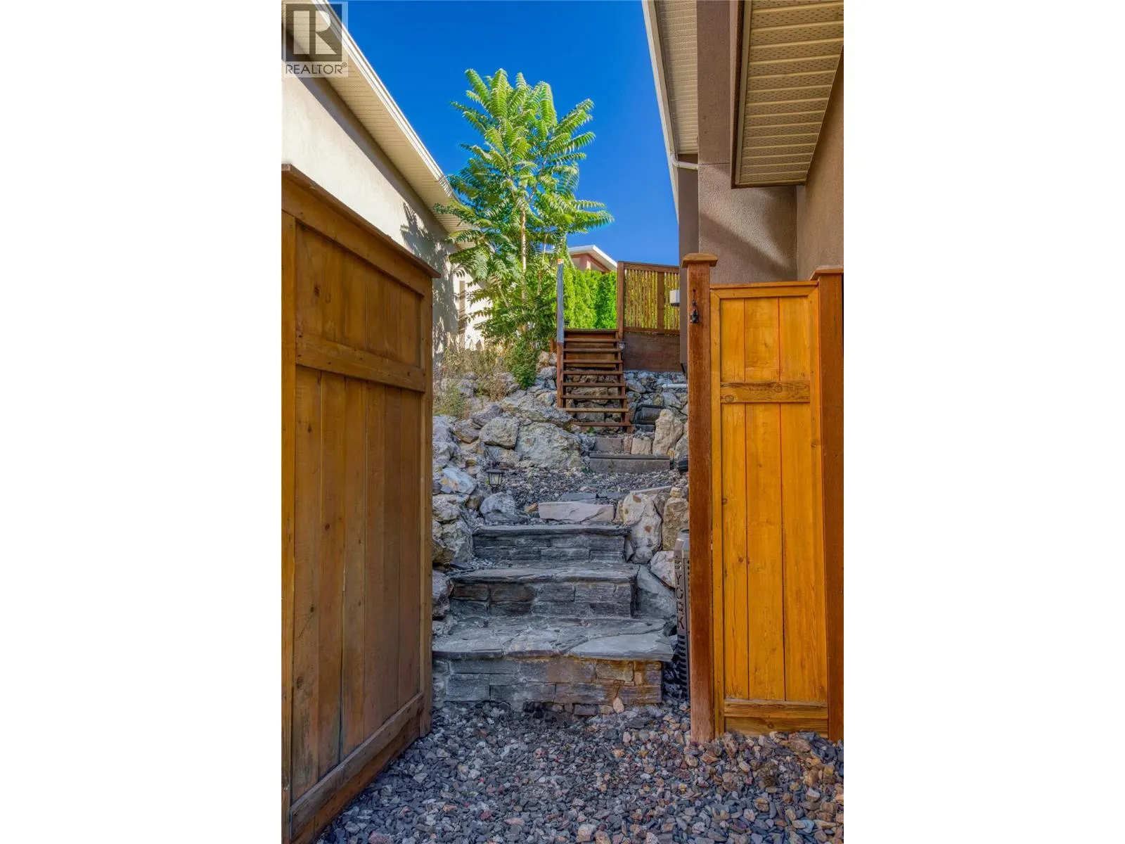 1084 Hume Avenue
