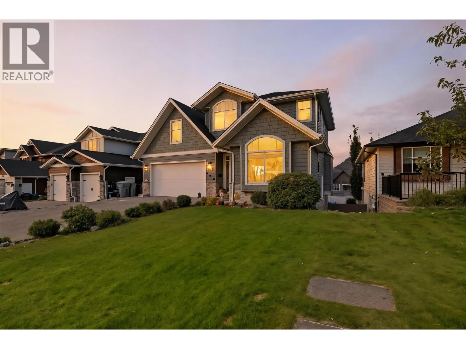 1553 EMERALD Drive