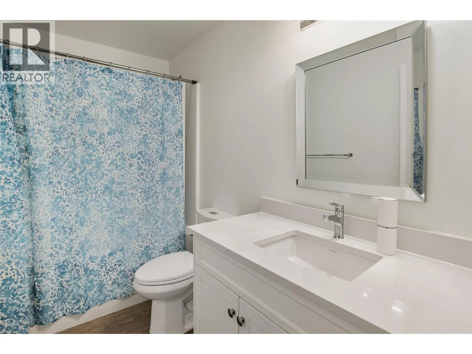 1553 EMERALD Drive