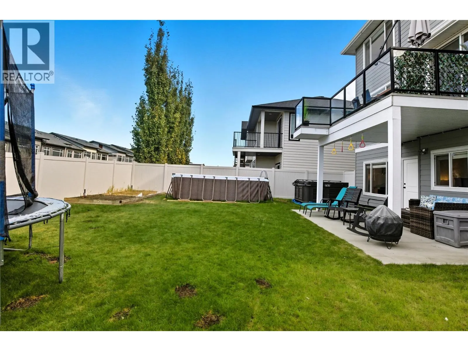 1553 EMERALD Drive