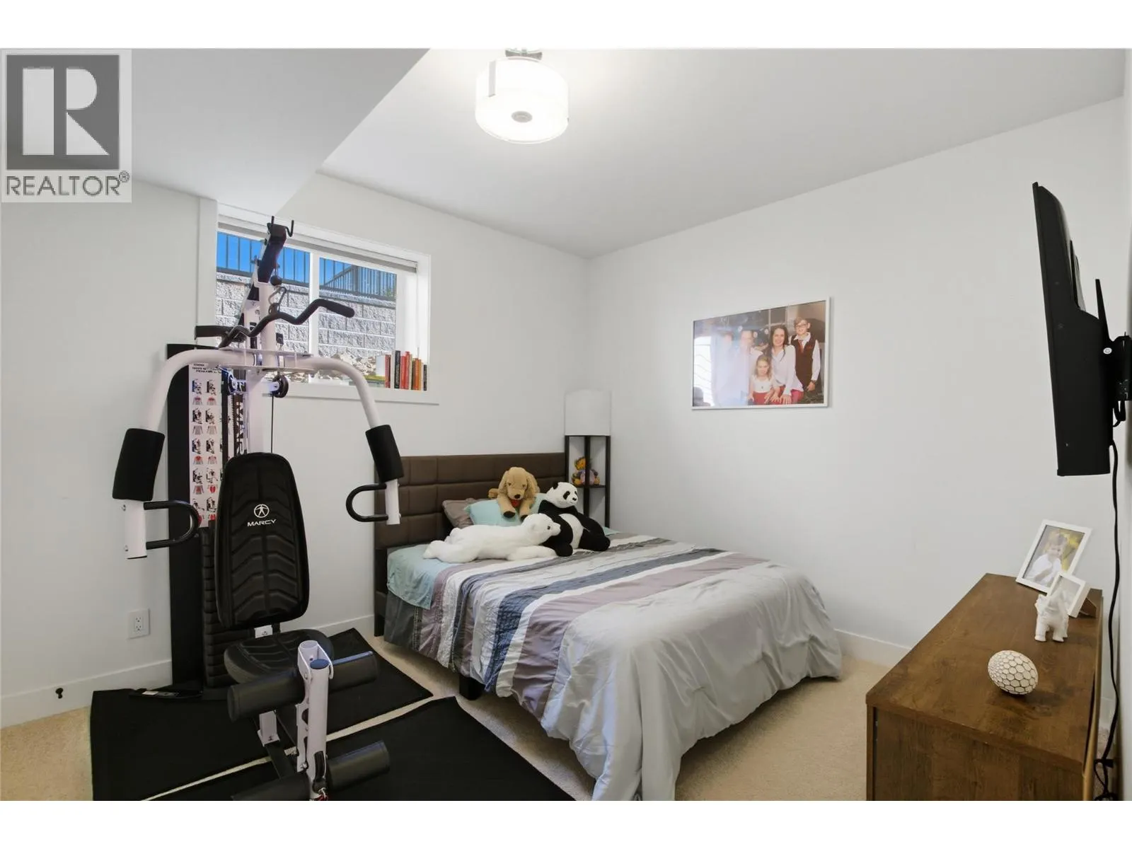 1553 EMERALD Drive
