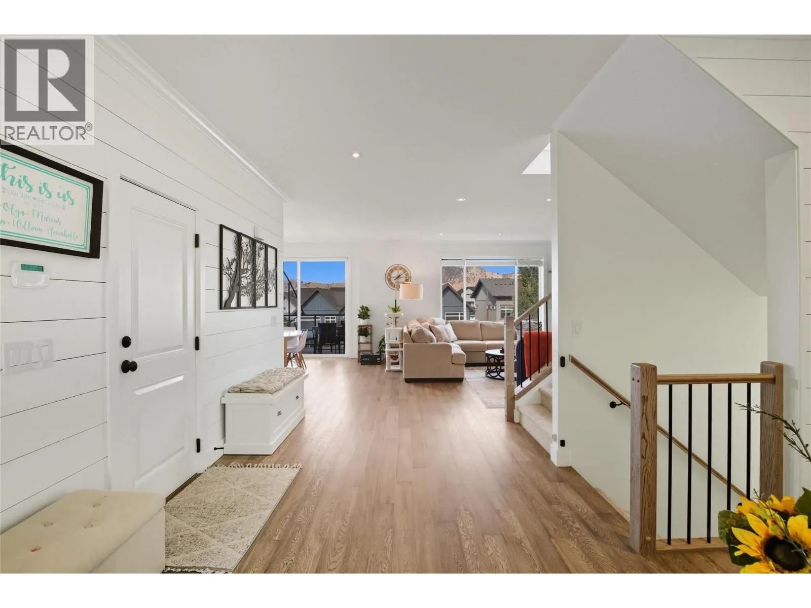 1553 EMERALD Drive
