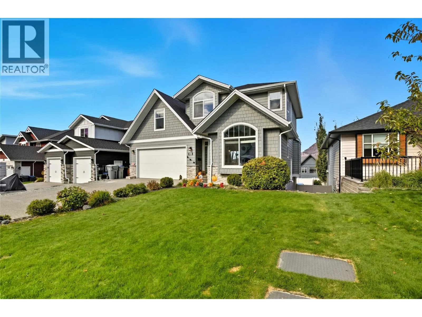 1553 EMERALD Drive