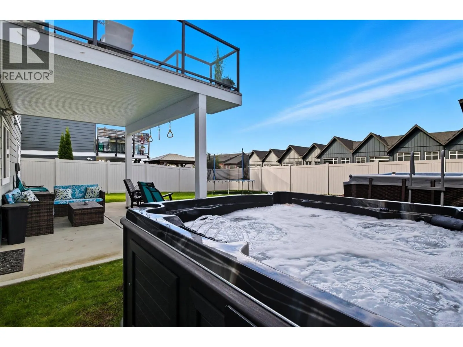 1553 EMERALD Drive