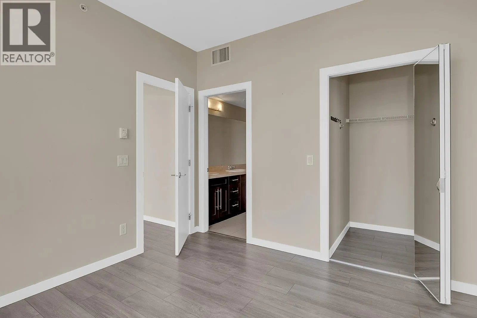 1075 Sunset Drive Unit# 2407