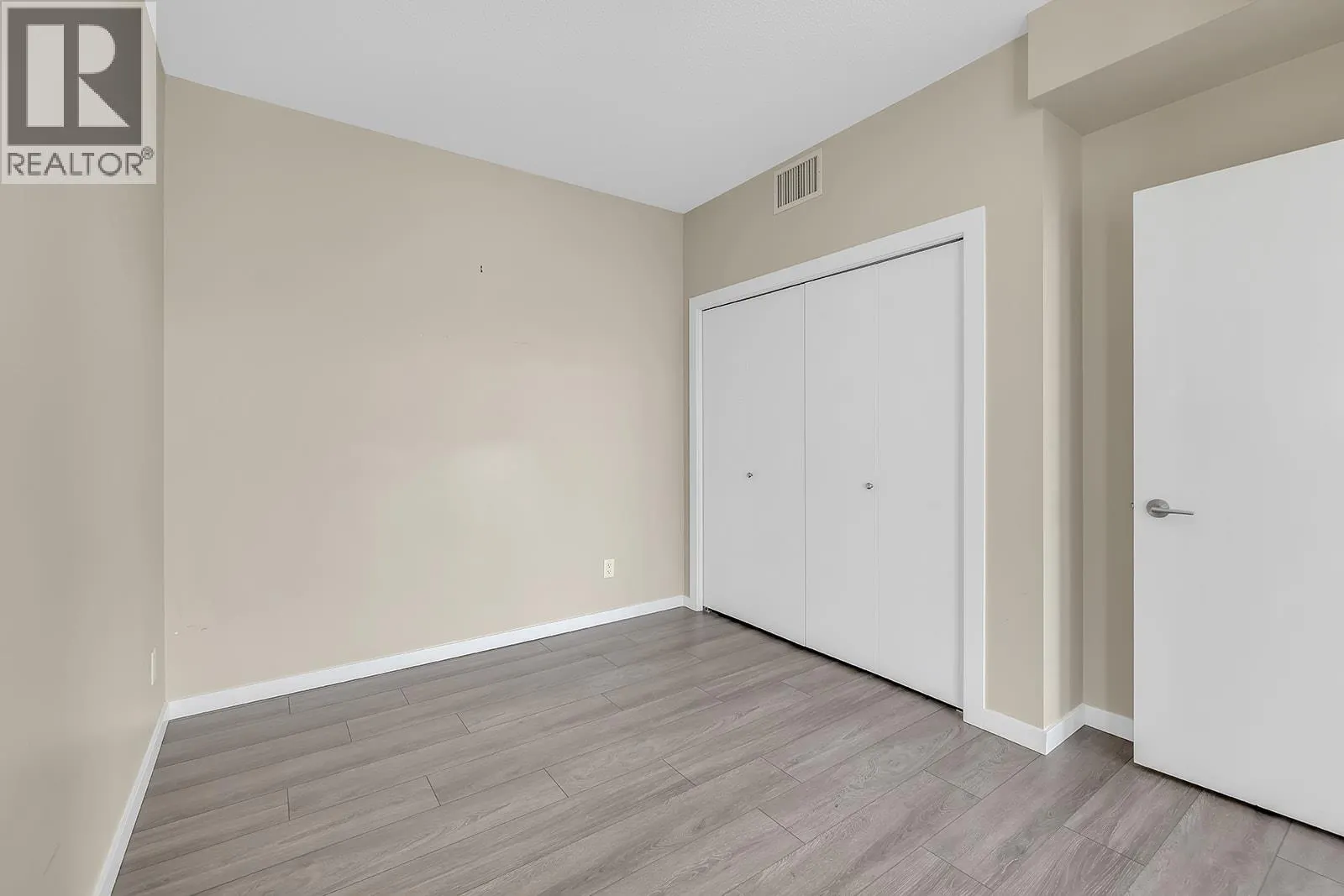 1075 Sunset Drive Unit# 2407