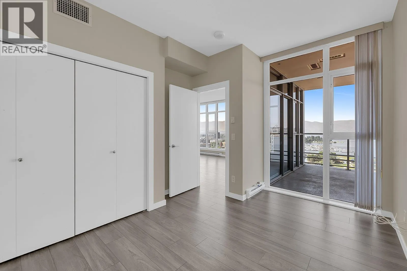 1075 Sunset Drive Unit# 2407