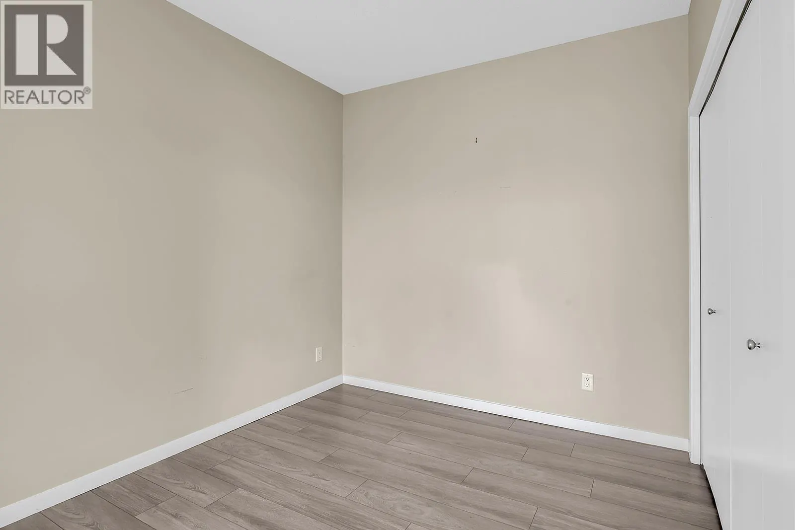 1075 Sunset Drive Unit# 2407