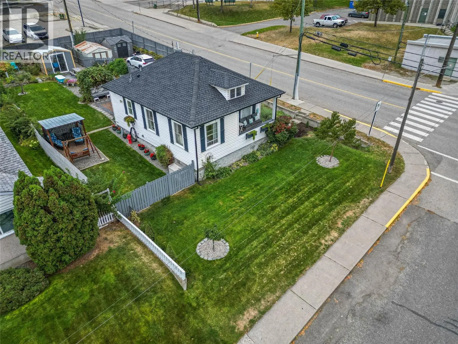 905 Munro Street