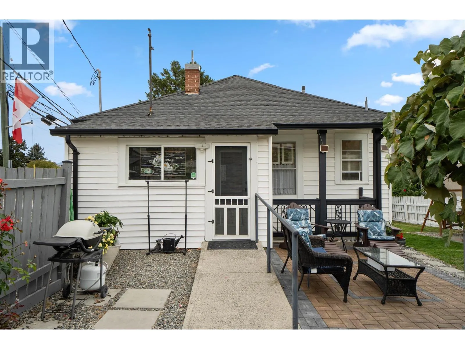 905 Munro Street