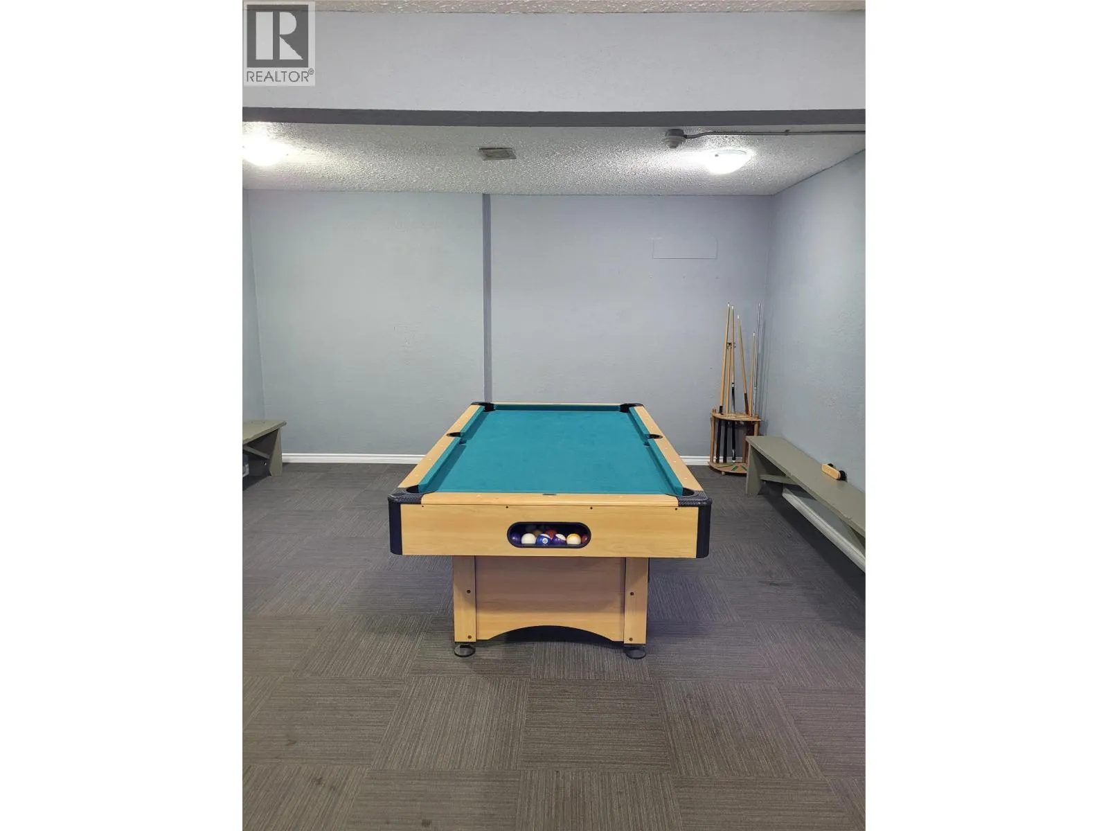 555 DALGLEISH Drive Unit# 401