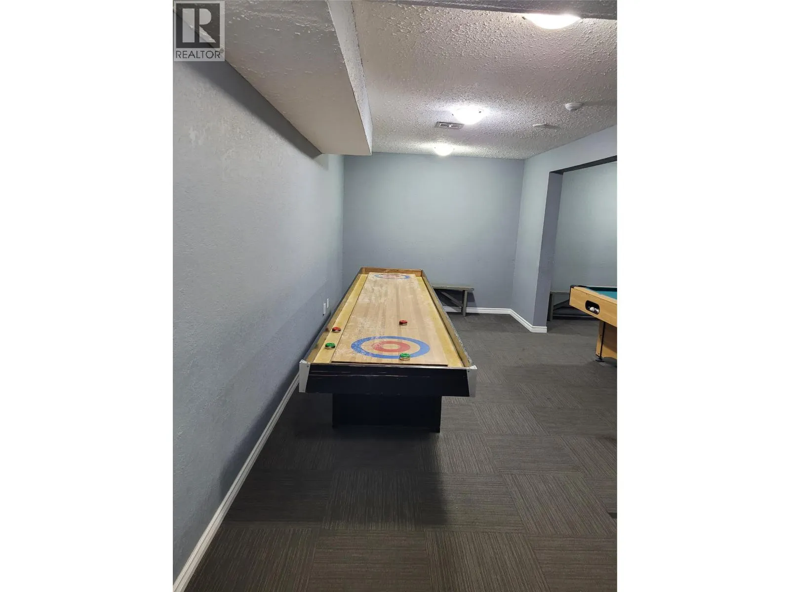 555 DALGLEISH Drive Unit# 401