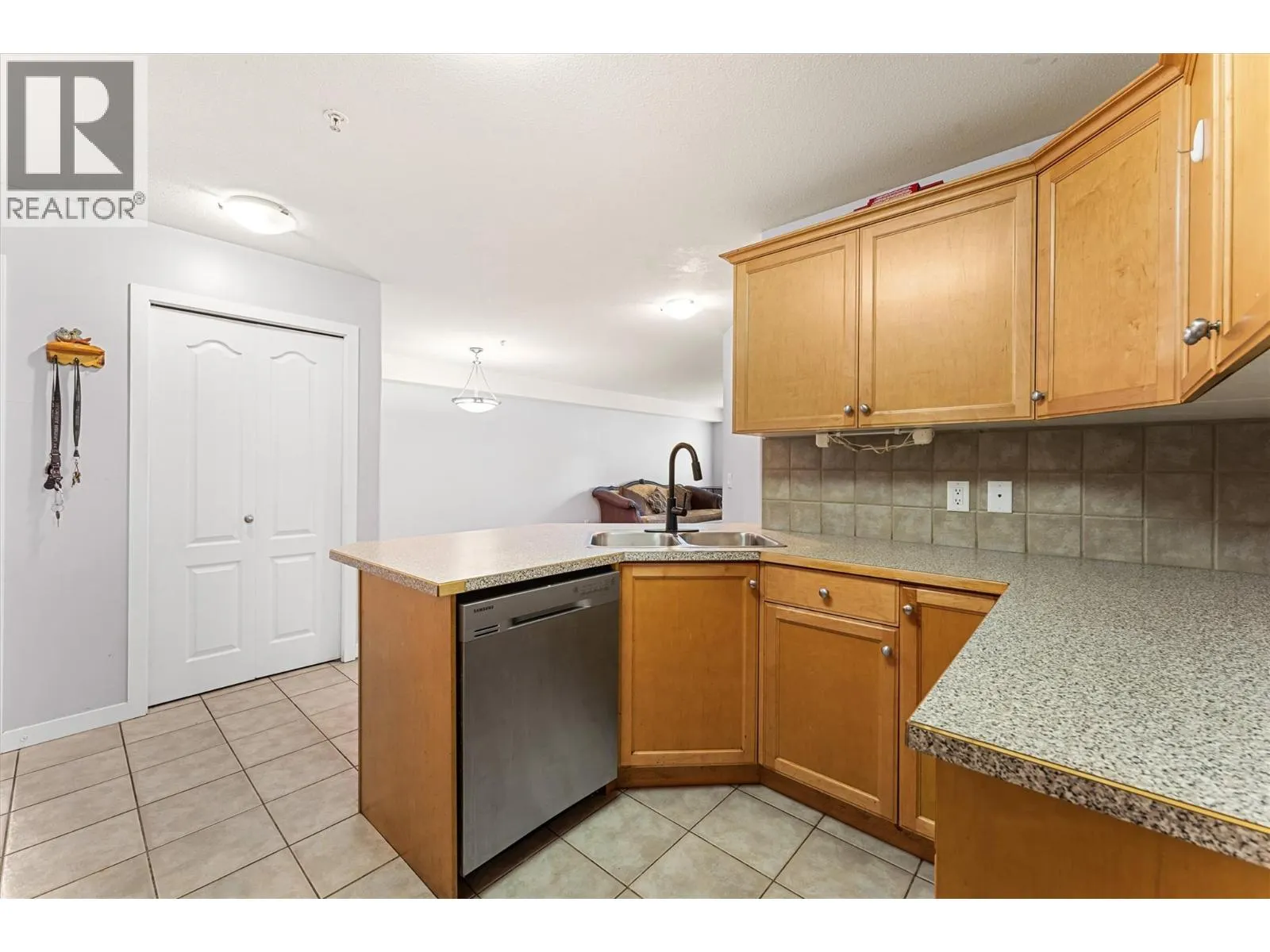 260 Franklyn Road Unit# 113