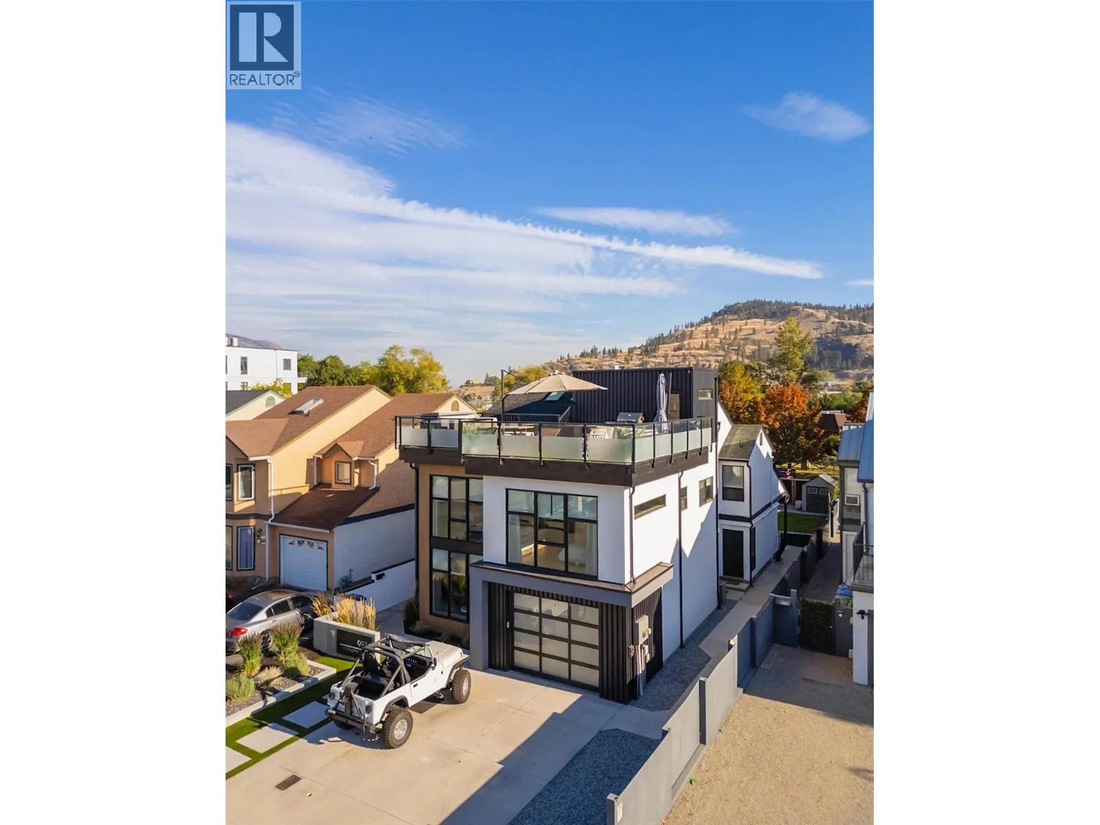 985 Manhattan Drive