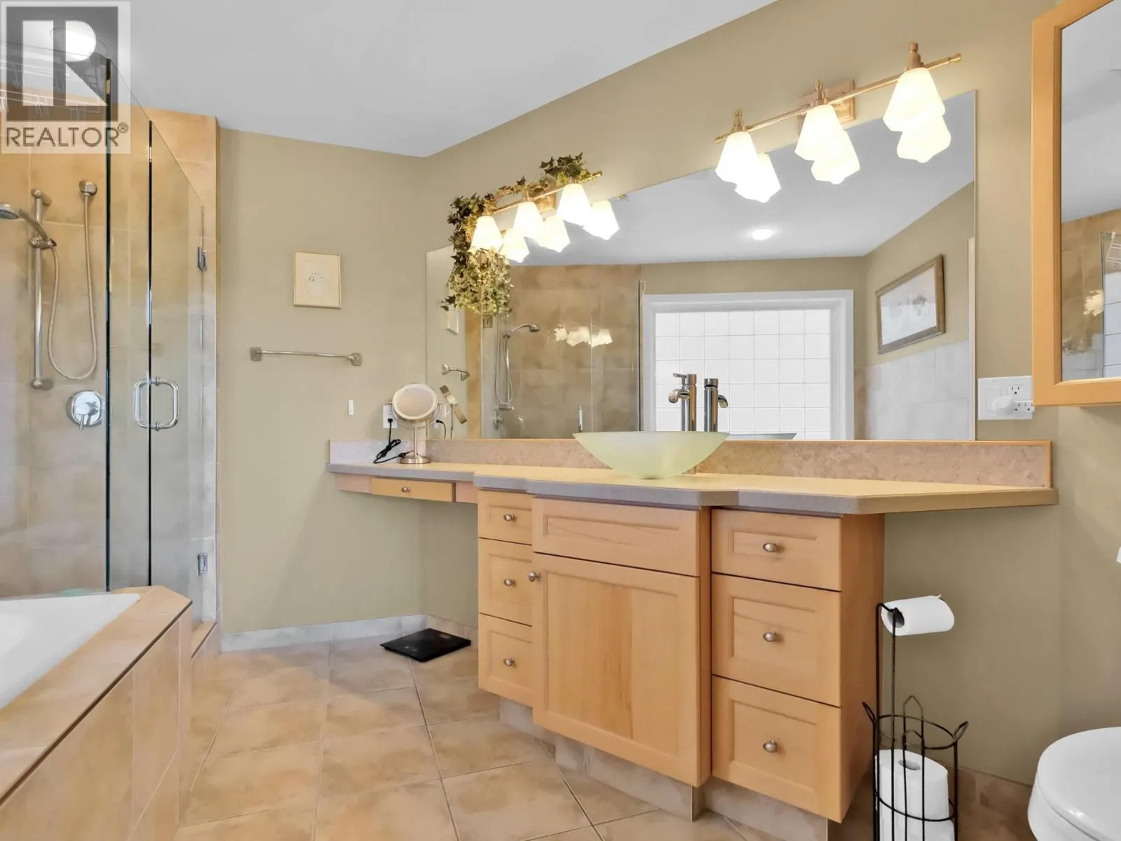695 Pineview Road Unit# 102