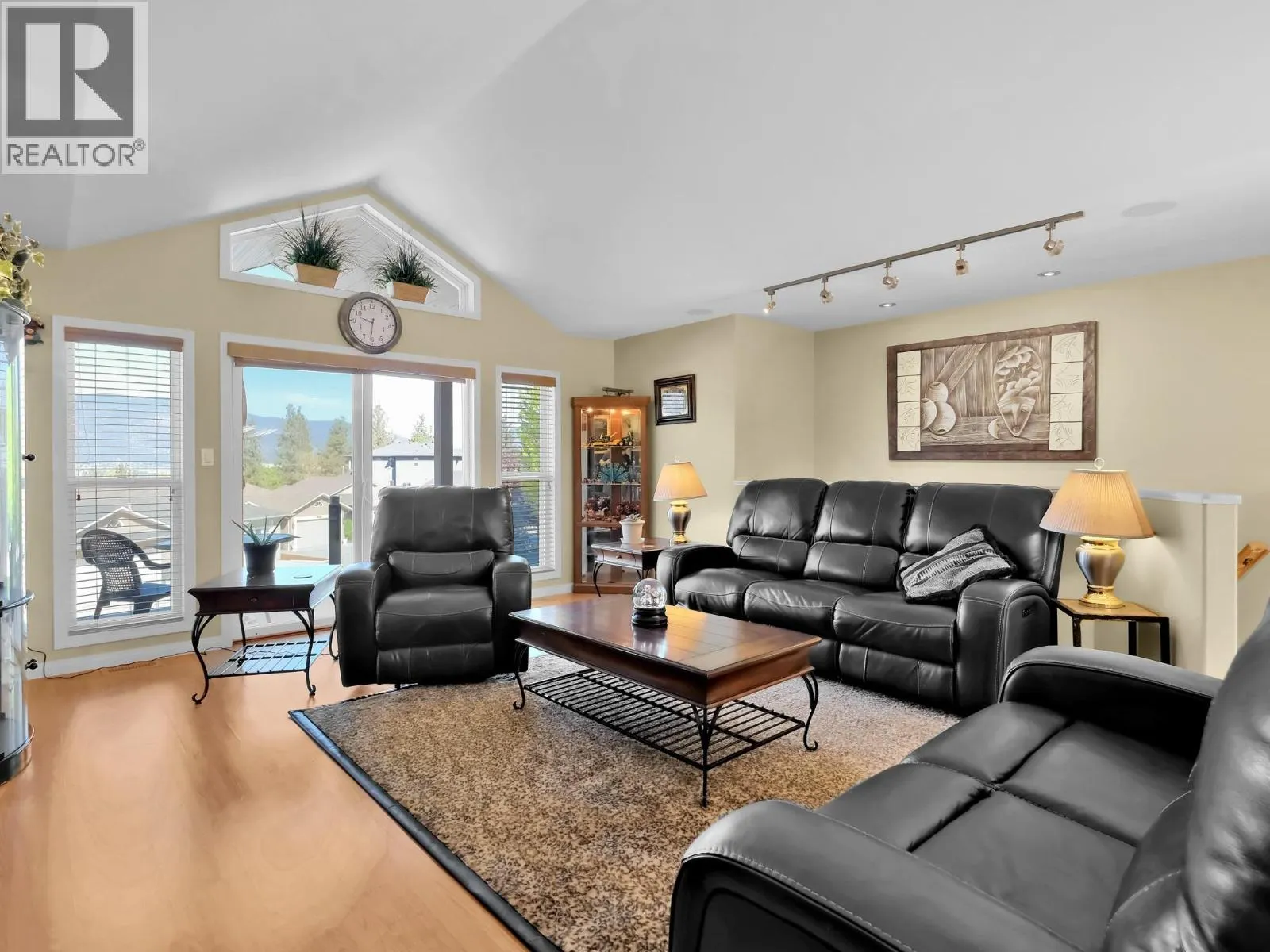 695 Pineview Road Unit# 102